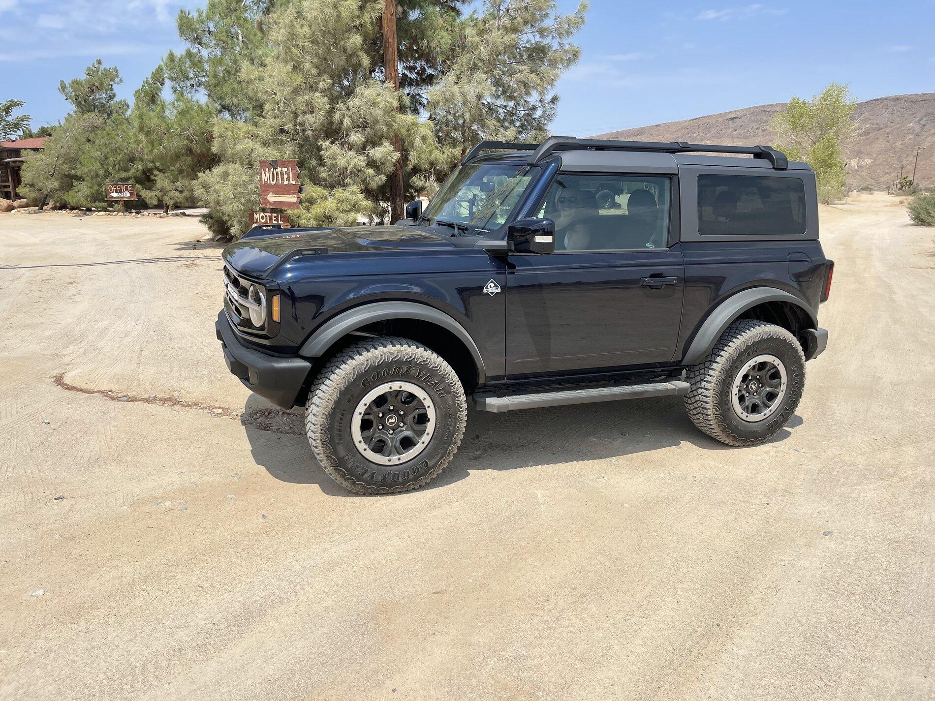 Ford Bronco ANTIMATTER BLUE Bronco Club 0F6C6371-AF5D-4310-B979-92BDD0D2B3F5