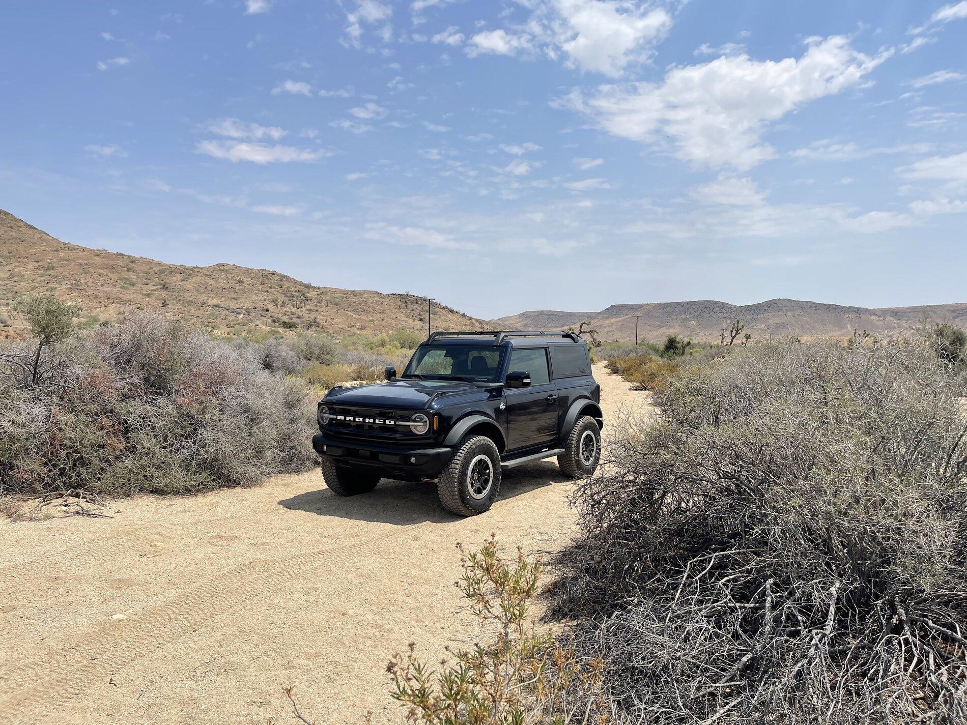 Ford Bronco ANTIMATTER BLUE Bronco Club 7503D903-744B-4F3D-AF11-1F276C5A7355