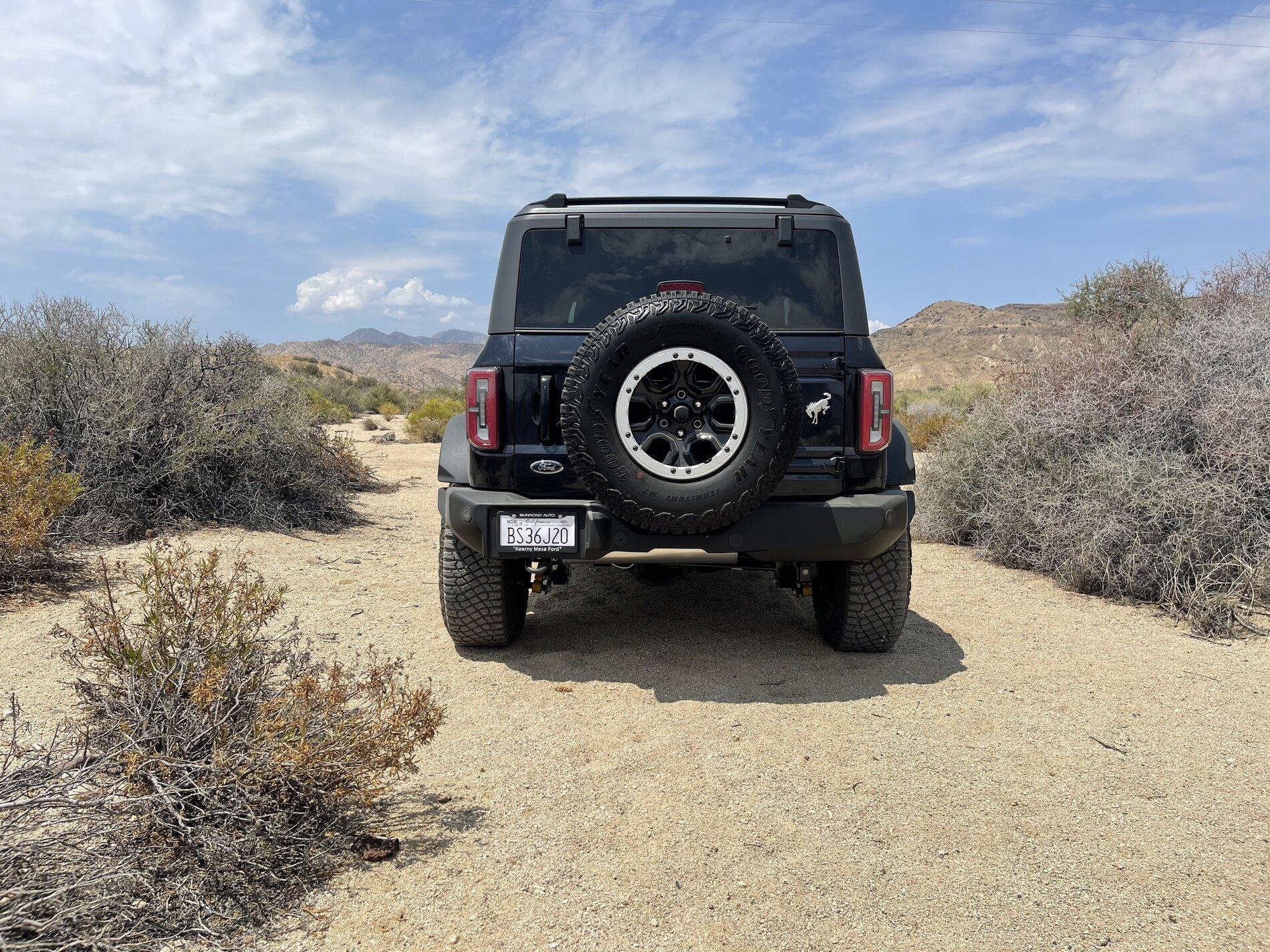 Ford Bronco ANTIMATTER BLUE Bronco Club 6A2EA5D2-C92C-4623-9C34-621396B4E3C9