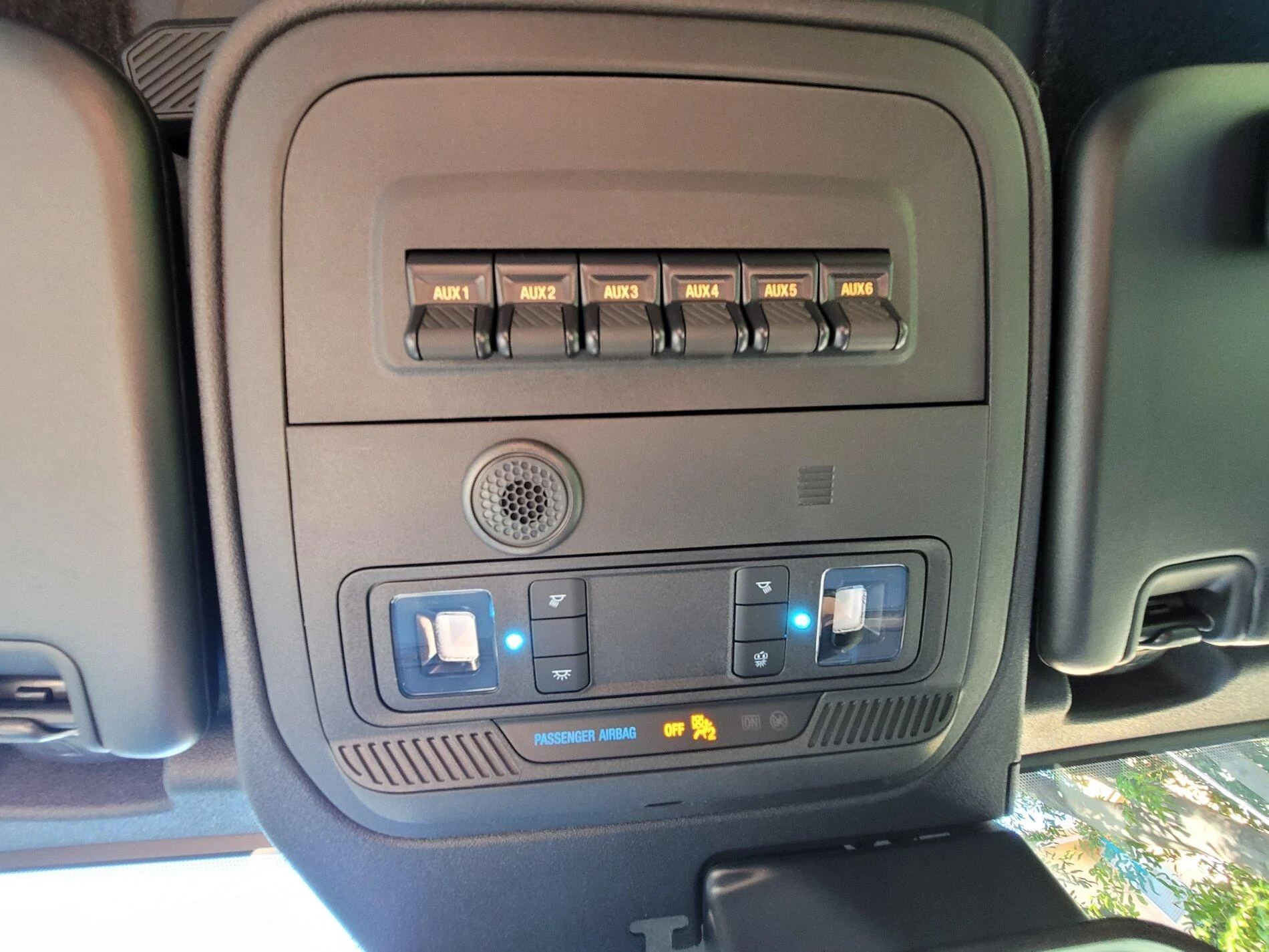 Ford Bronco Auxiliary Switches in Overhead console 20210729_181511