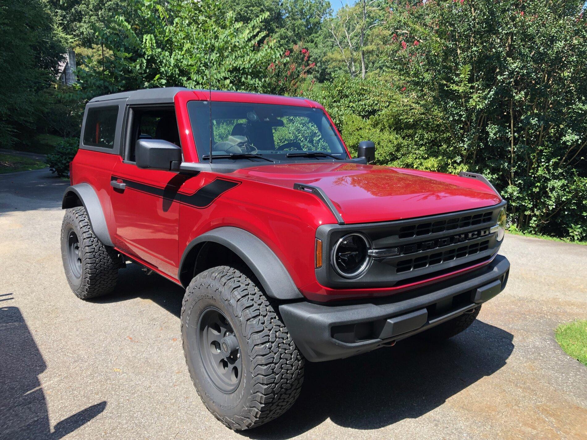 Ford Bronco 🦄 Modified my unicorn Base Bronco 2-Door: BFG A/T KO2, Upgraded Speakers, Rear Seat Delete, Sasquatch Flares, Stripes & CB Radio IMG_4532
