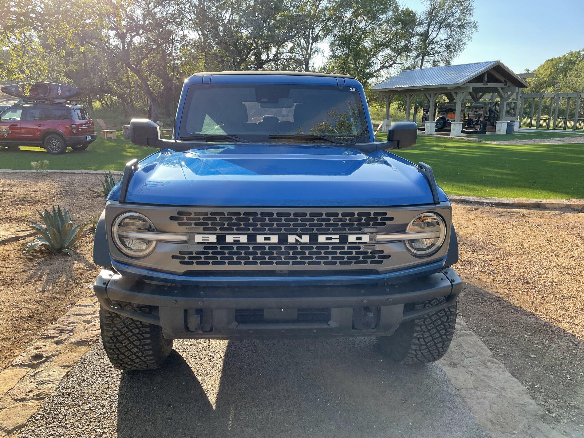 Ford Bronco VELOCITY BLUE Bronco Club A82A6B9B-46BA-4741-AB50-1AAE5ED2D9E9