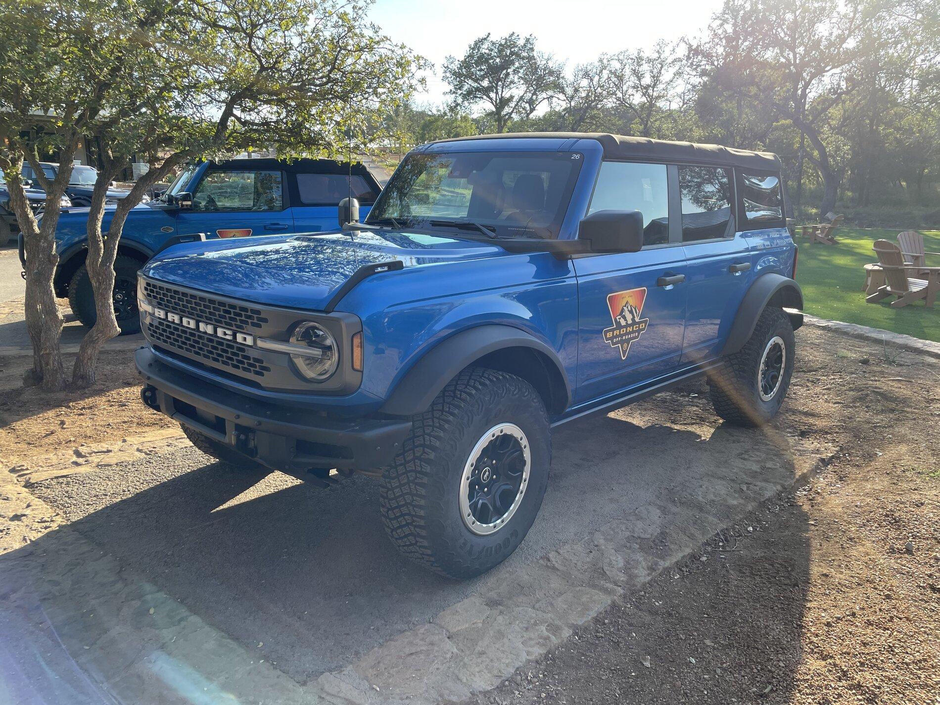 Ford Bronco VELOCITY BLUE Bronco Club 3B8E18C4-3FC2-4195-B372-700D62EB0F56