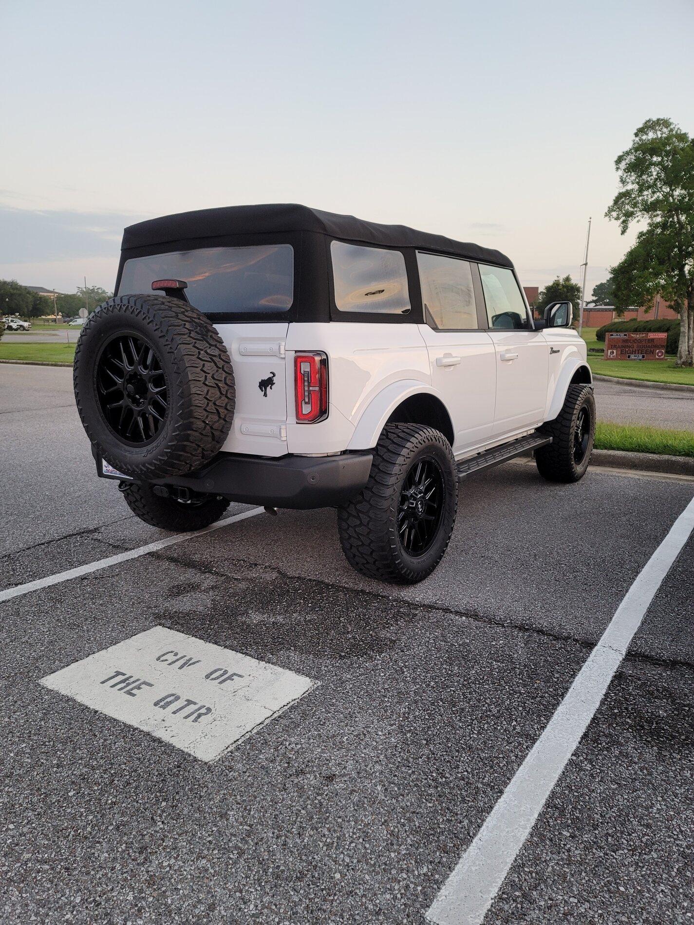 Ford Bronco OXFORD WHITE Bronco Club 20210827_061902
