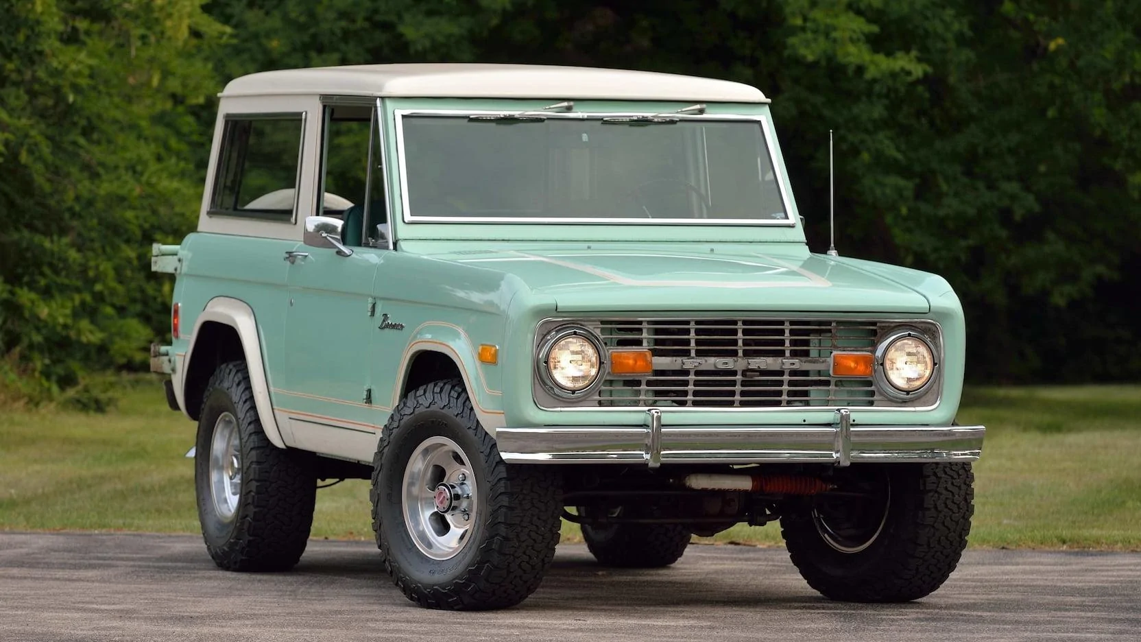 Ford Bronco Offer a frigging Soft top FORD!! 12-1534365627718@2x