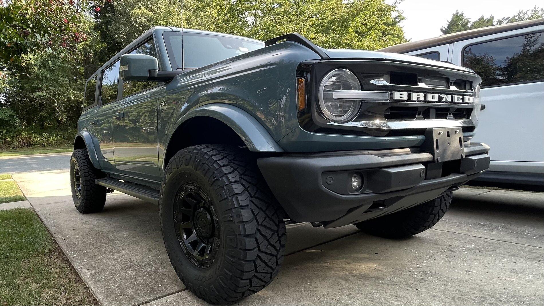 Ford Bronco AREA 51 Bronco Club ADA39934-0D7D-49DC-B36C-20E5EF780B5E