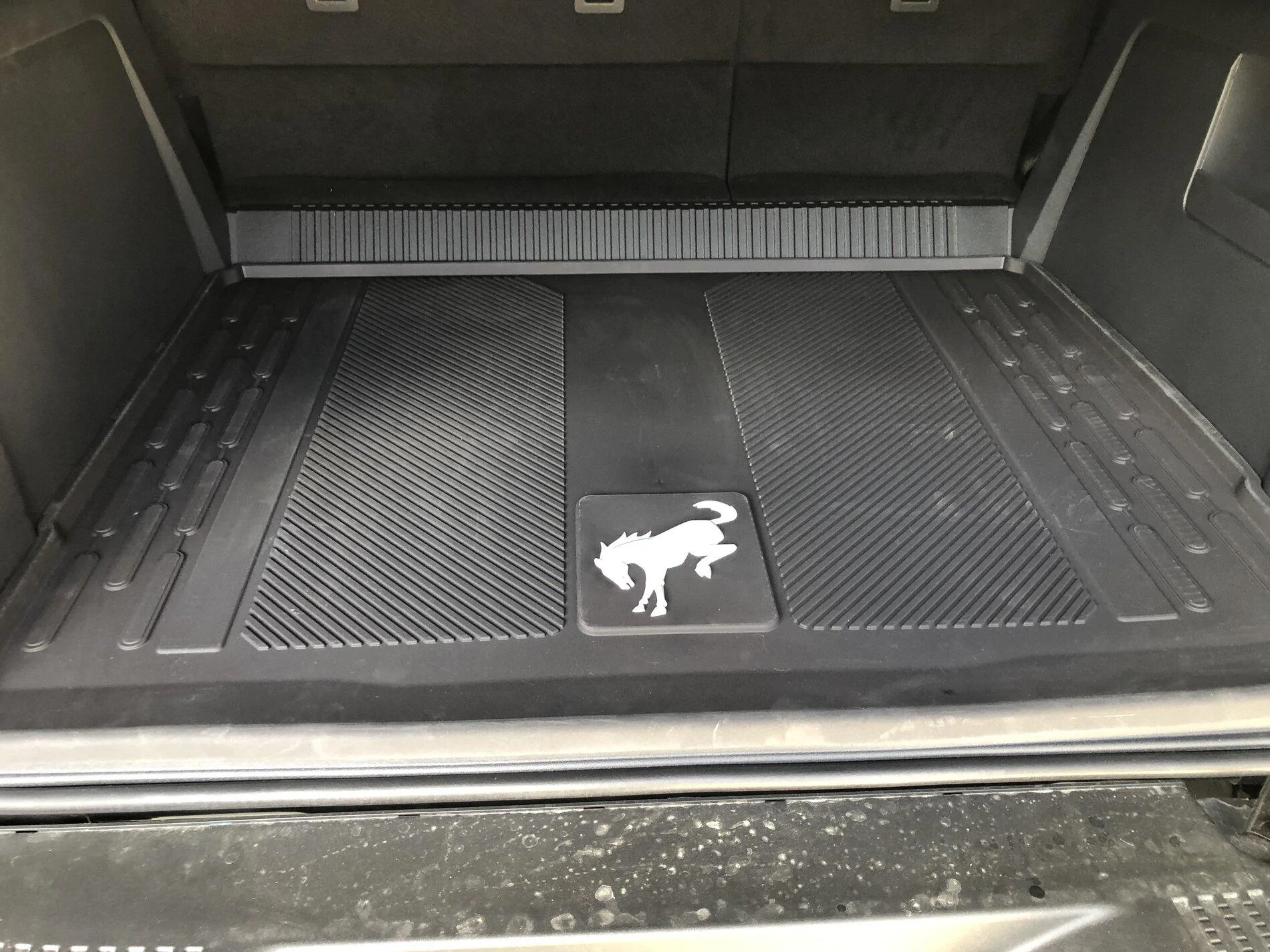 Ford Bronco Cargo Safe (Locking Storage) by Console Vault - installation and review on 2021 Bronco 11 cargo mat