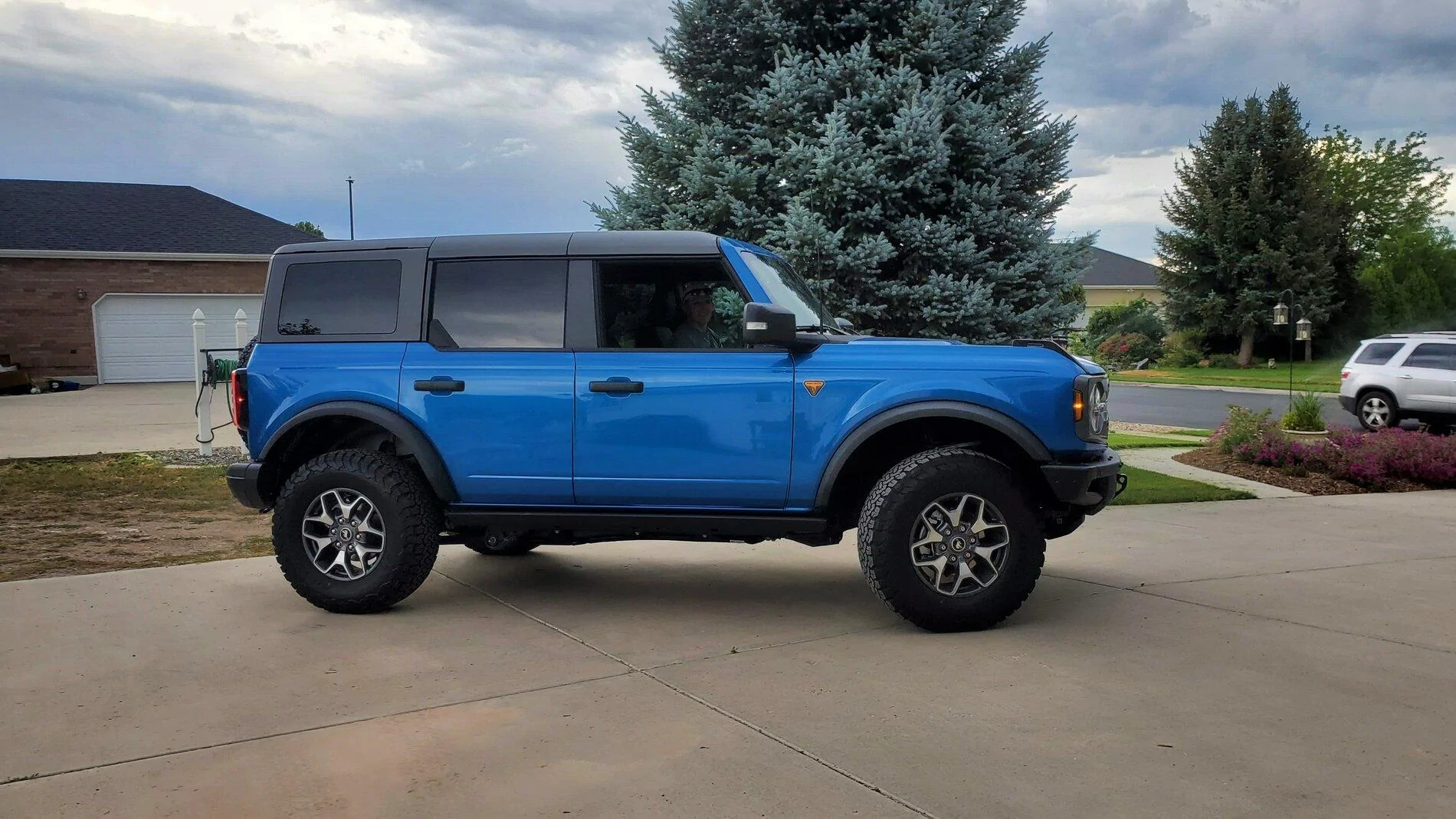Ford Bronco VELOCITY BLUE Bronco Club Bronco
