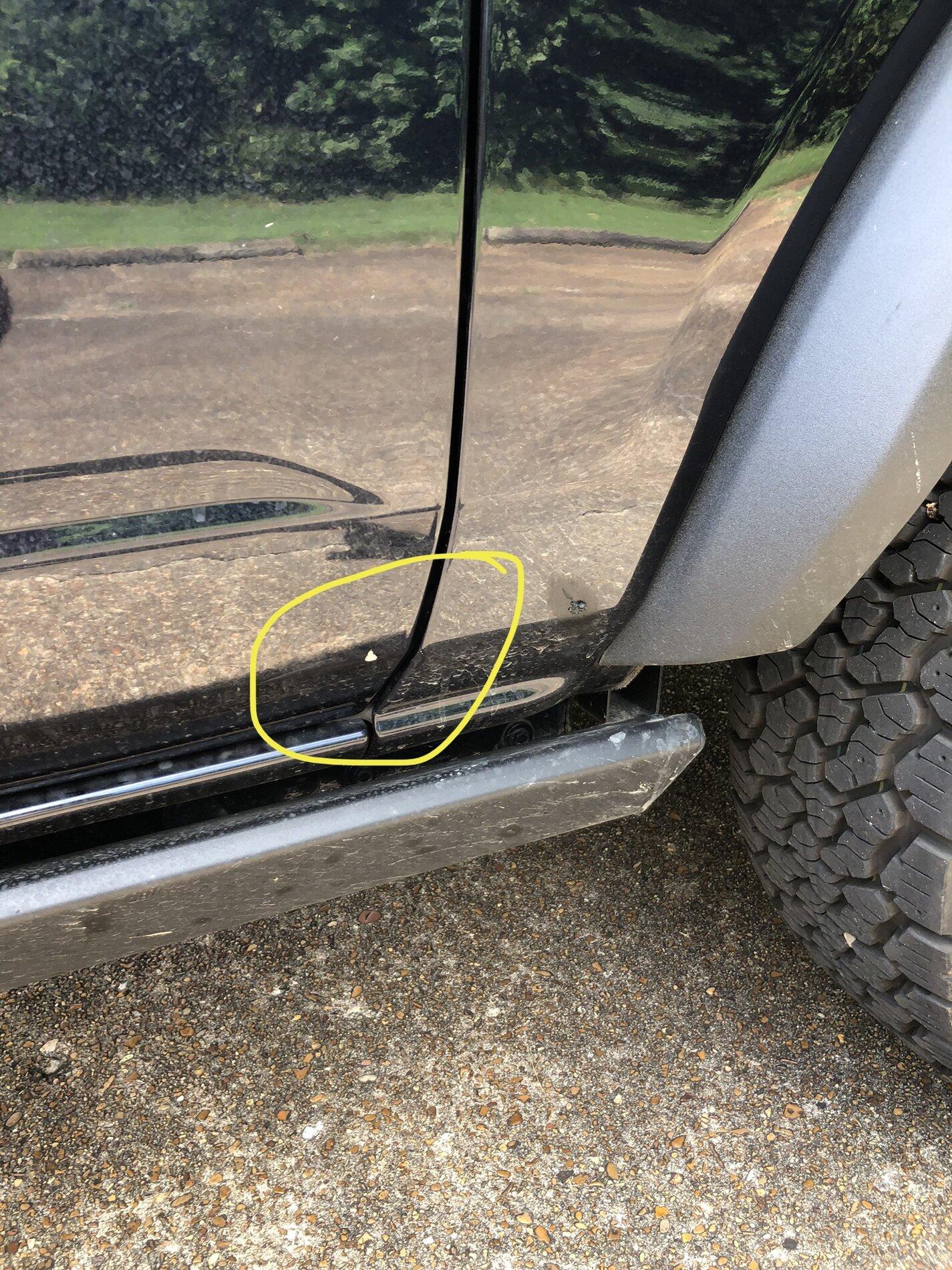 Ford Bronco Chipped paint putting door back on 2767E54B-FEEA-4C9D-9D0F-125391FDF543