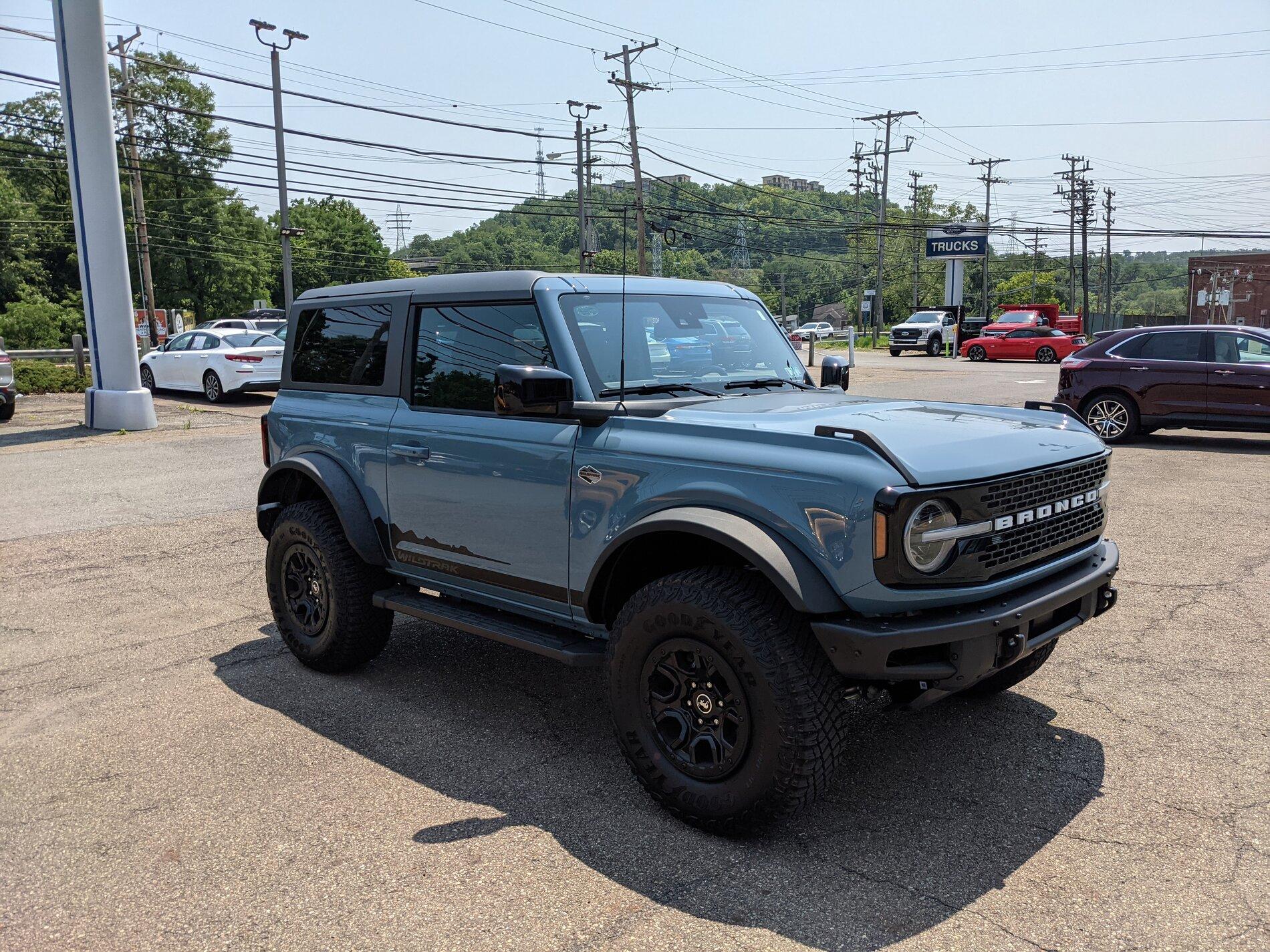 Ford Bronco Thoughts on 2 dr vs 4 dr drivability? PXL_20210727_172456757.MP