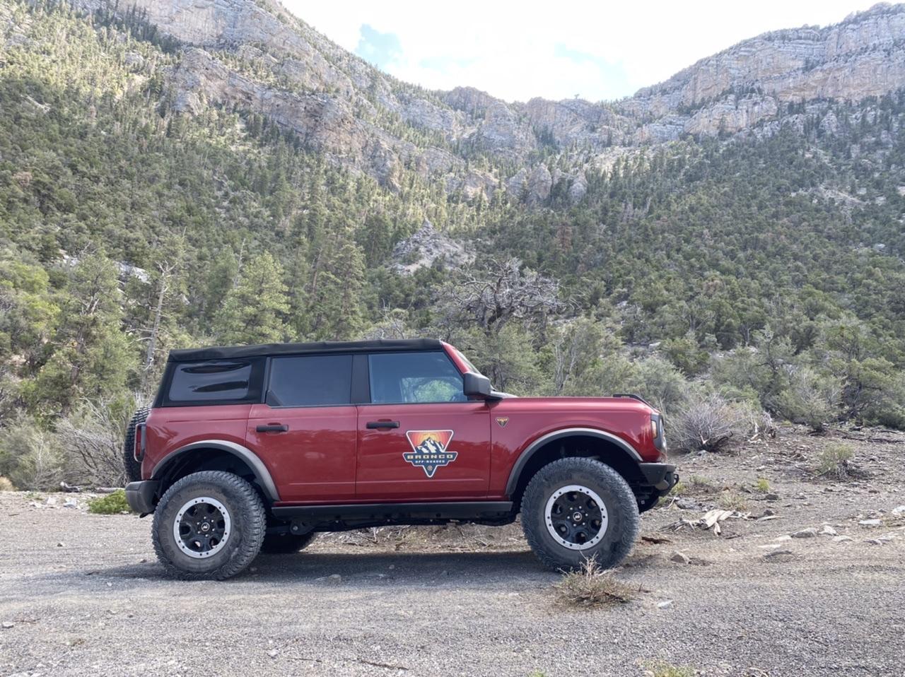 Ford Bronco RAPID RED Bronco Club 2BD78A09-FEAA-477A-B2A5-DC2C2A46892B