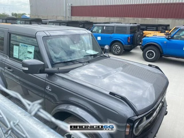 Ford Bronco Carbonized Gray Paint Thread 2021 Broncos holding area MAP plant factory 9