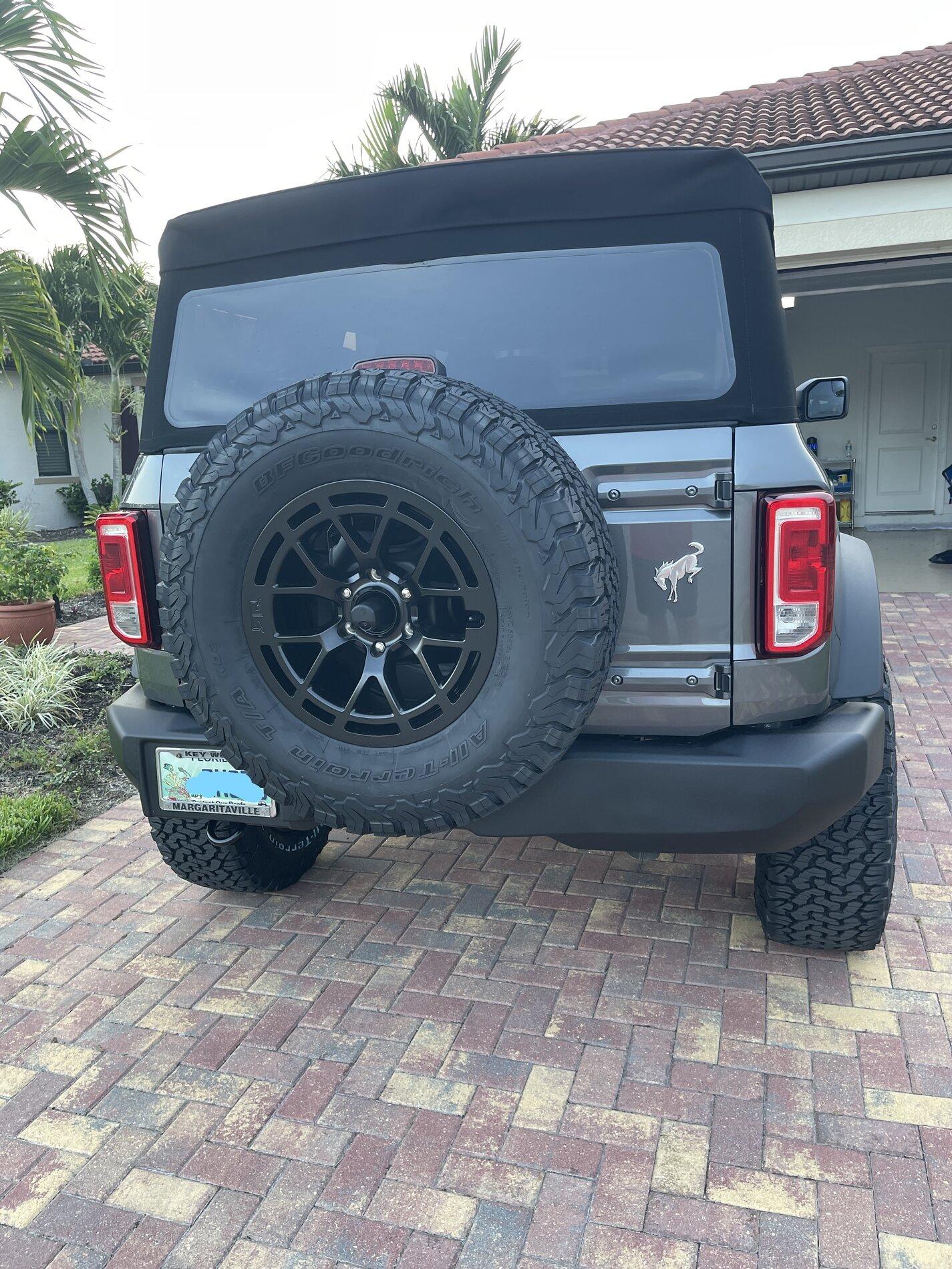 Ford Bronco CARBONIZED GRAY Bronco Club IMG_0185_LI