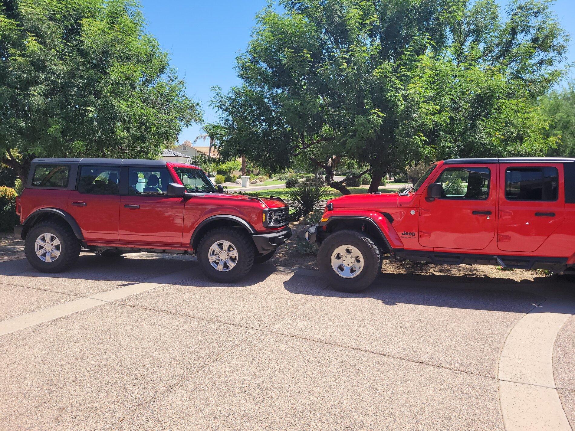 Ford Bronco Jeep Gladiator vs Wildtrak Bronco test drive 20210802_141543