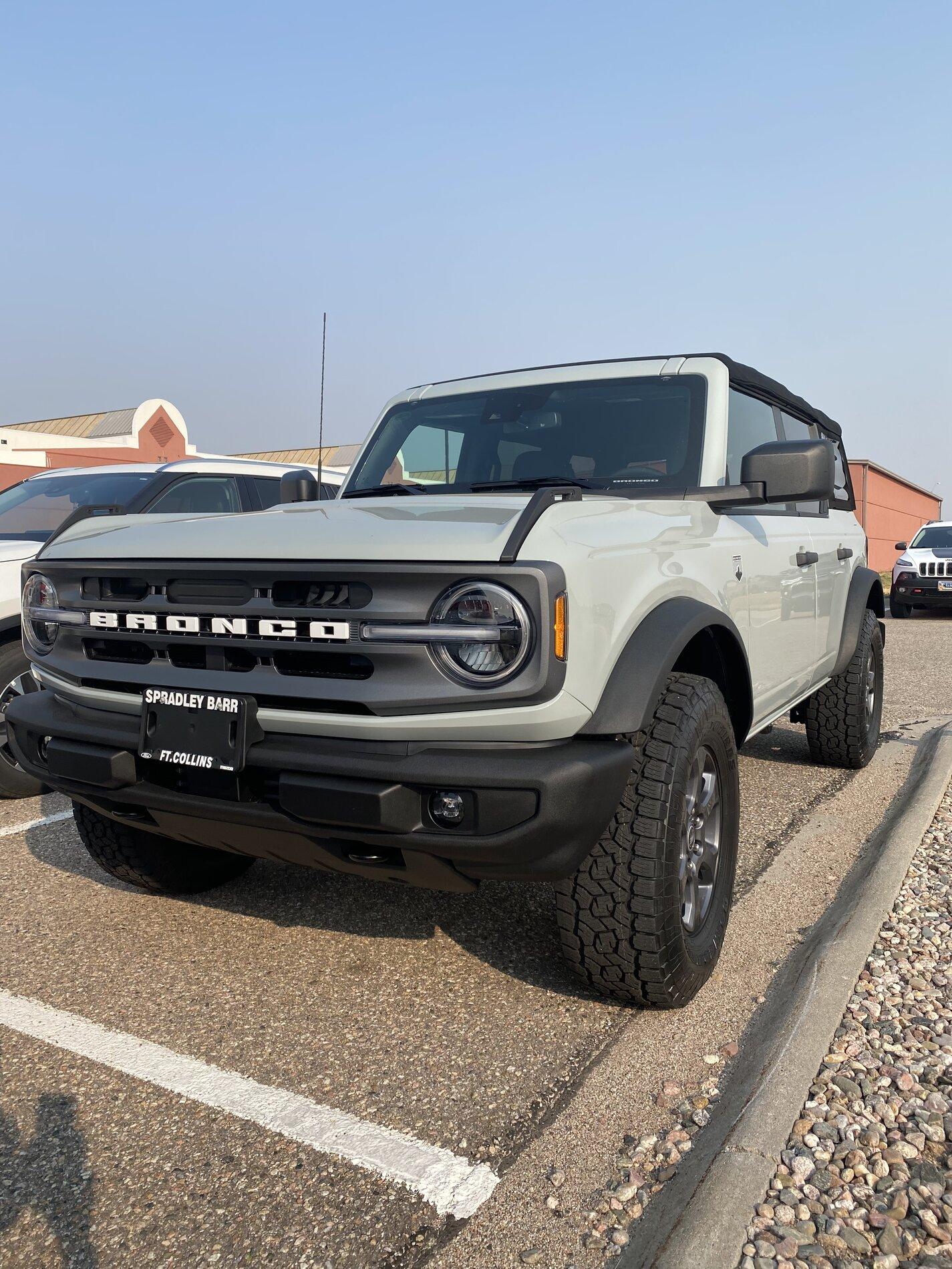 Ford Bronco Another Day in Broncoville 97DE1844-1F2E-4FEC-B1A9-8EFE60DFC7A7