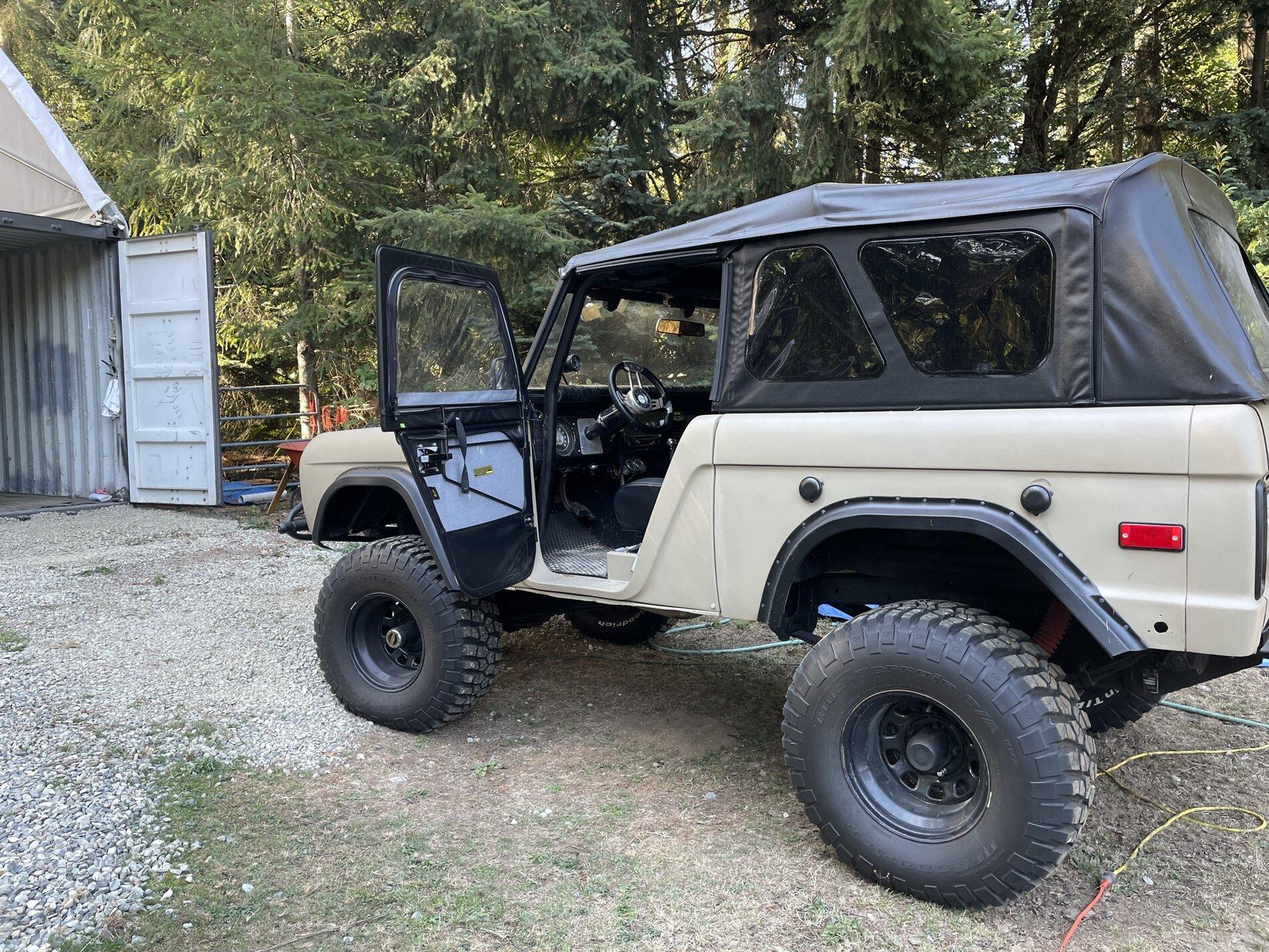 Ford Bronco Built 49 years apart… ’21 Basequatch vs ‘72 U-15 5828C70F-4B28-4077-B706-2DBC8E1CEEAA