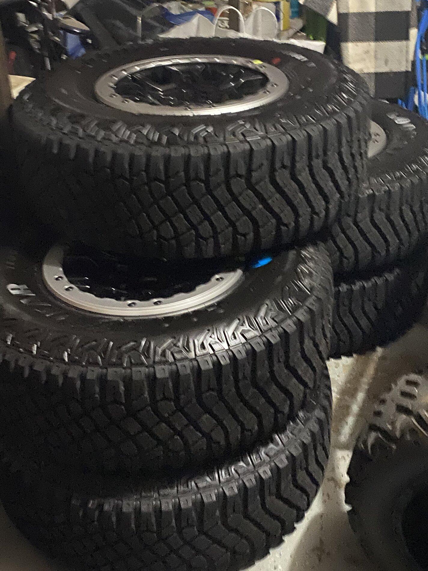 Ford Bronco Sas wheels and tires E9C90F61-E5FC-4503-860A-4B0124FEA0C0
