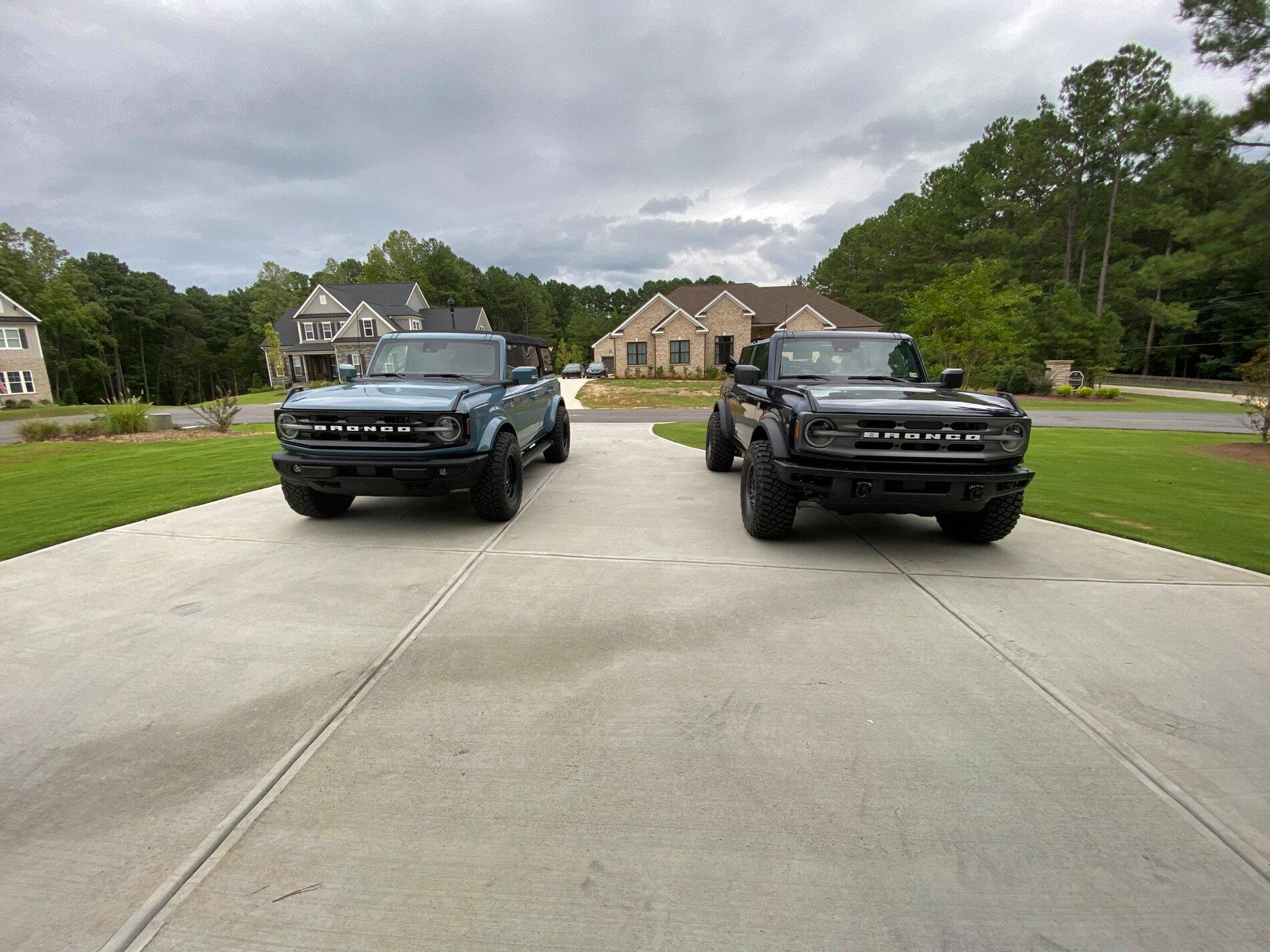 Ford Bronco AREA 51 Bronco Club Area 51 Bronco Outer Banks Black Rhino Armory Wheels 315:70:17 KM3 Tires 1