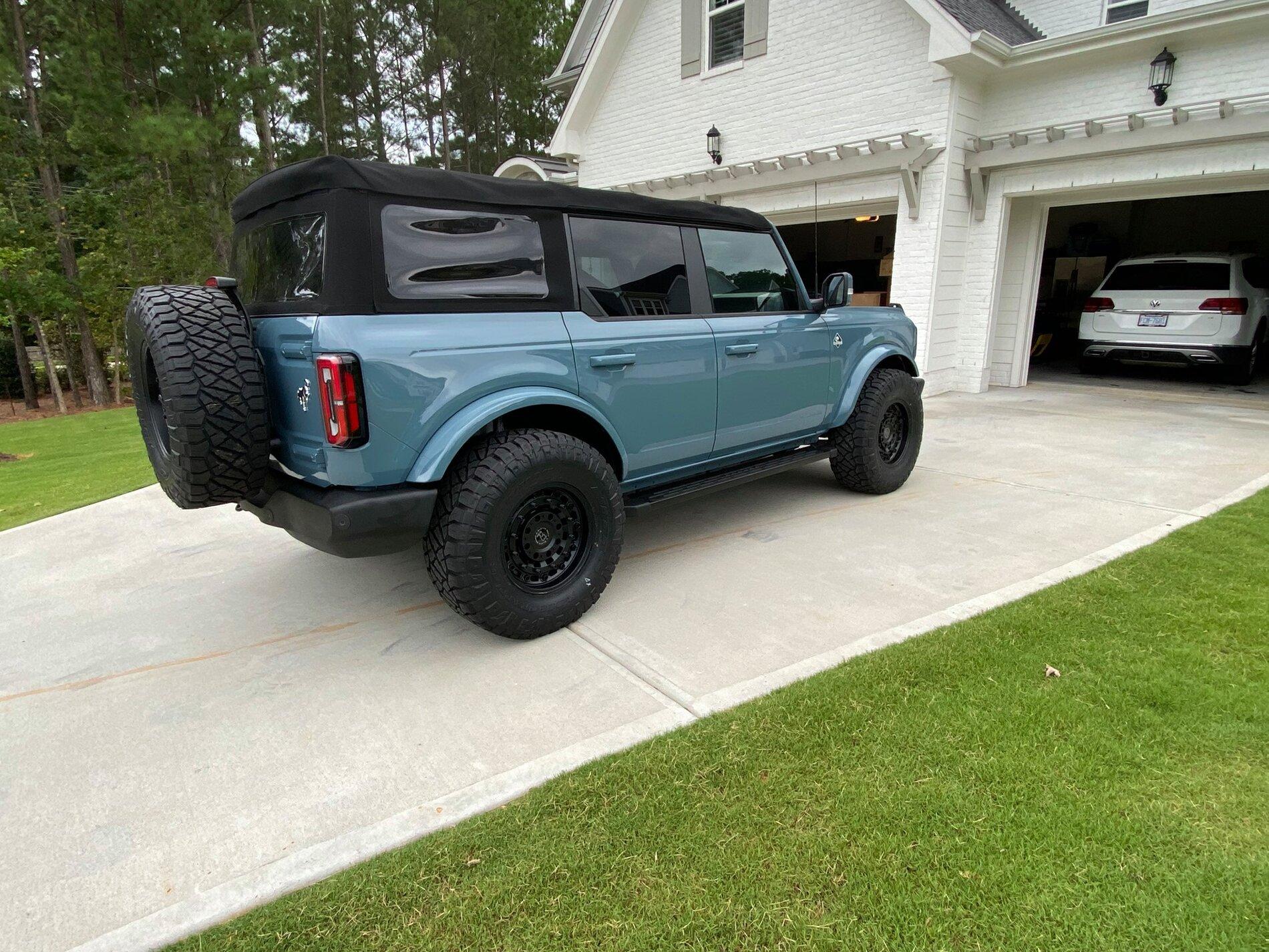 Ford Bronco AREA 51 Bronco Club Area 51 Bronco Outer Banks Black Rhino Armory Wheels 315:70:17 KM3 Tires 2