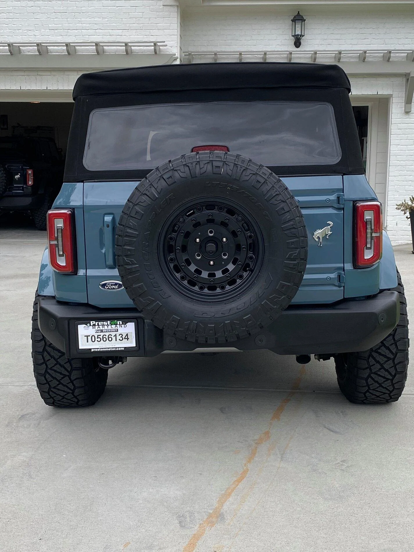 Ford Bronco AREA 51 Bronco Club Area 51 Bronco Outer Banks Black Rhino Armory Wheels 315:70:17 KM3 Tires 5