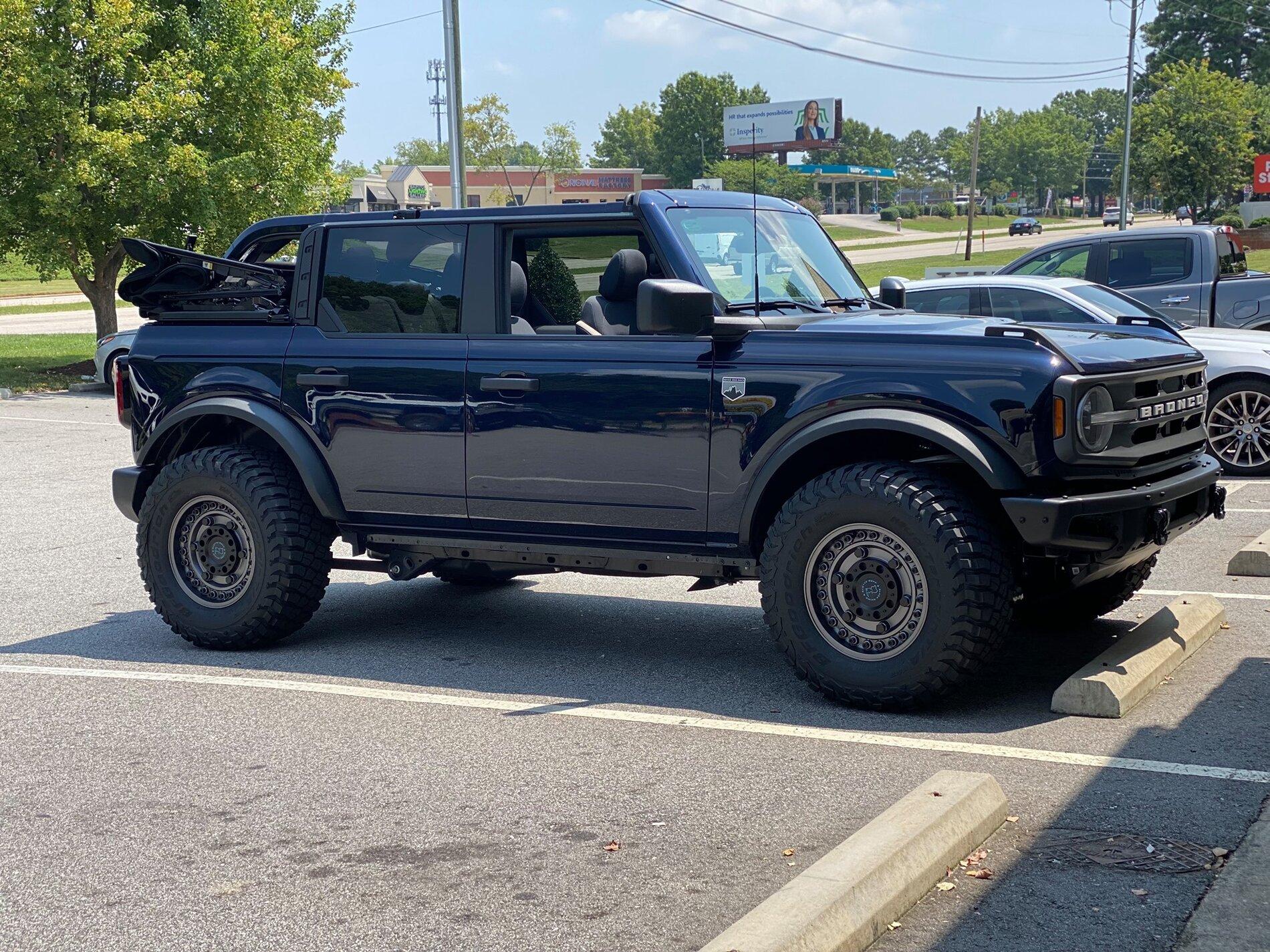 Antimatter Blue Bronco Big Bend Black Rhino Armory Wheels 315:70:17 KM3 Tires 1.jpg