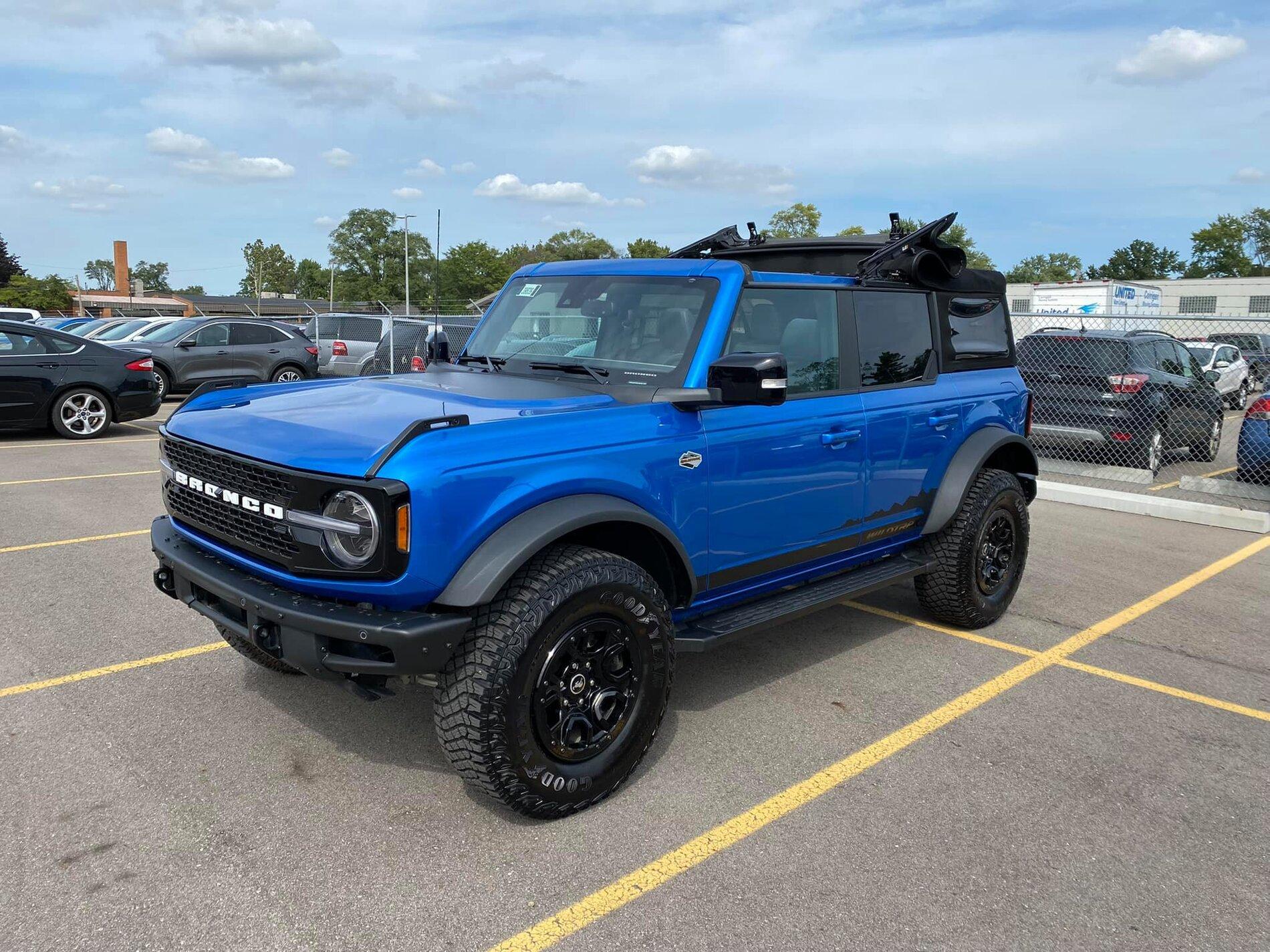 Ford Bronco VELOCITY BLUE Bronco Club 241356004_10158053243887077_5794681965619450716_n