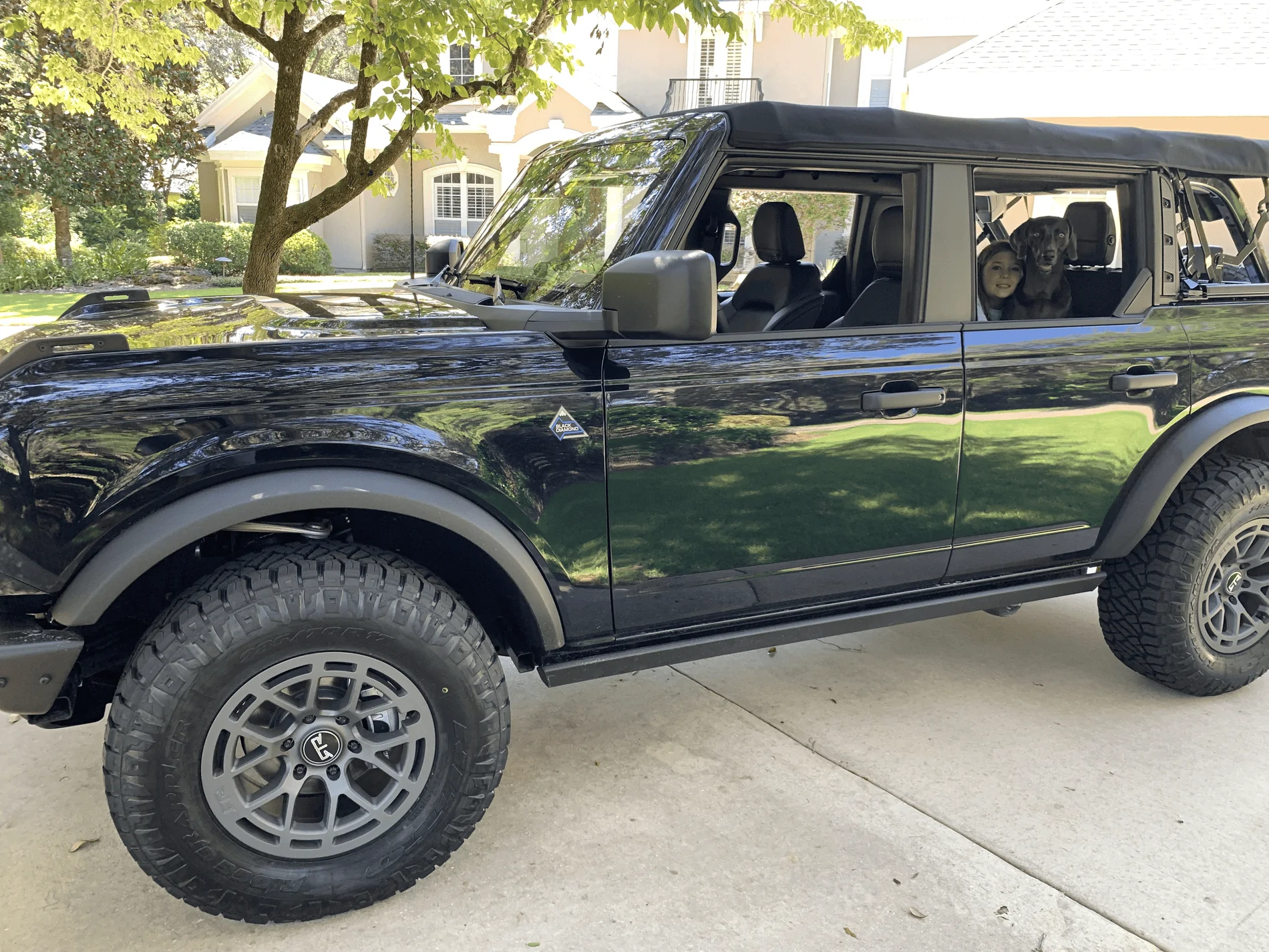 Ford Bronco AMB Black Diamond Build: 33" Nitto Ridge Grappler tires + 17" RTR satin charcoal. Stock suspension tempImagemWDrvW