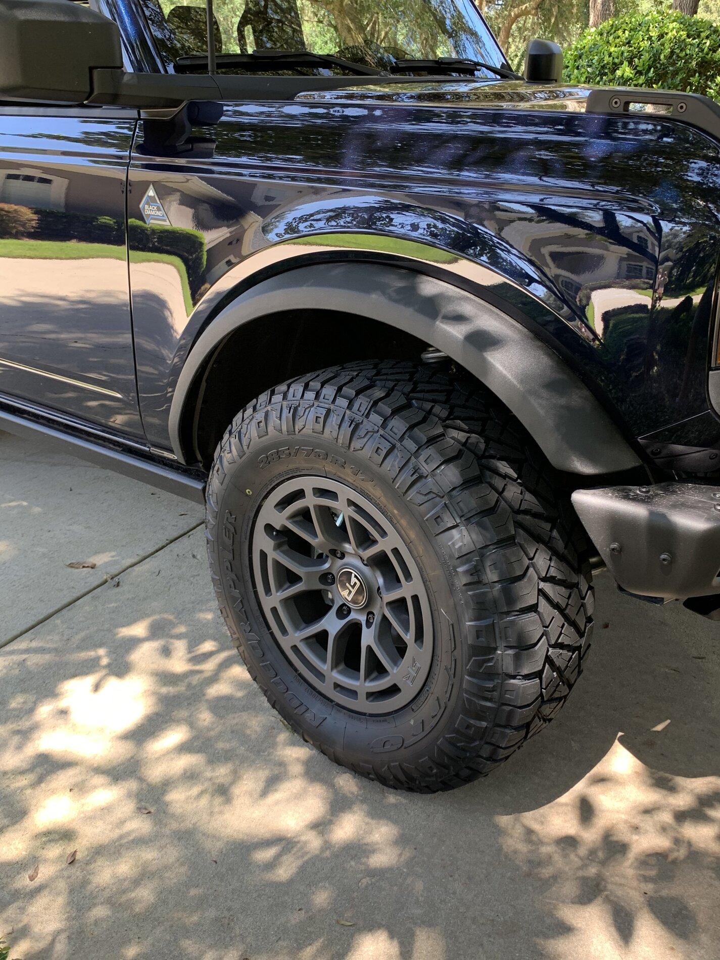 Ford Bronco AMB Black Diamond Build: 33" Nitto Ridge Grappler tires + 17" RTR satin charcoal. Stock suspension EF353063-0D29-4E70-9582-3BF9B707862A