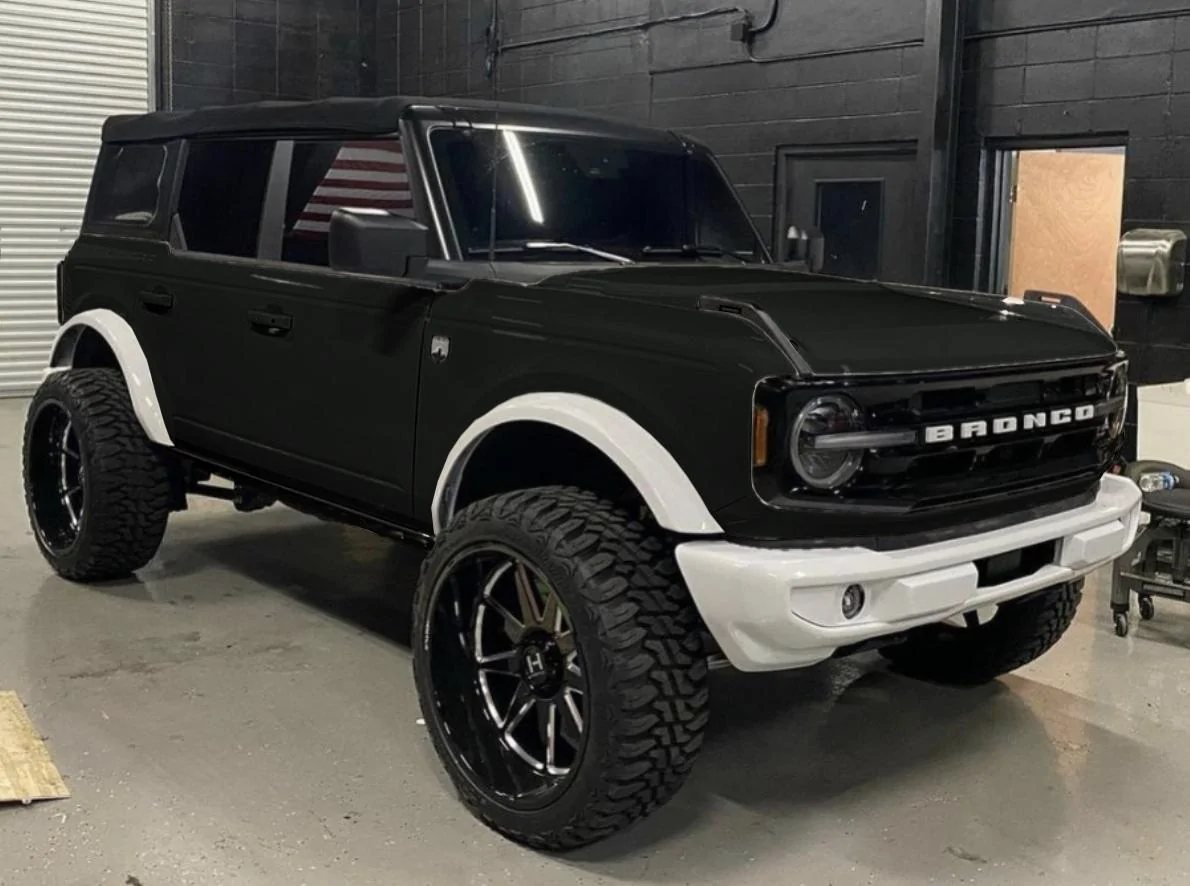 Ford Bronco White & Black Bronco Black and white don