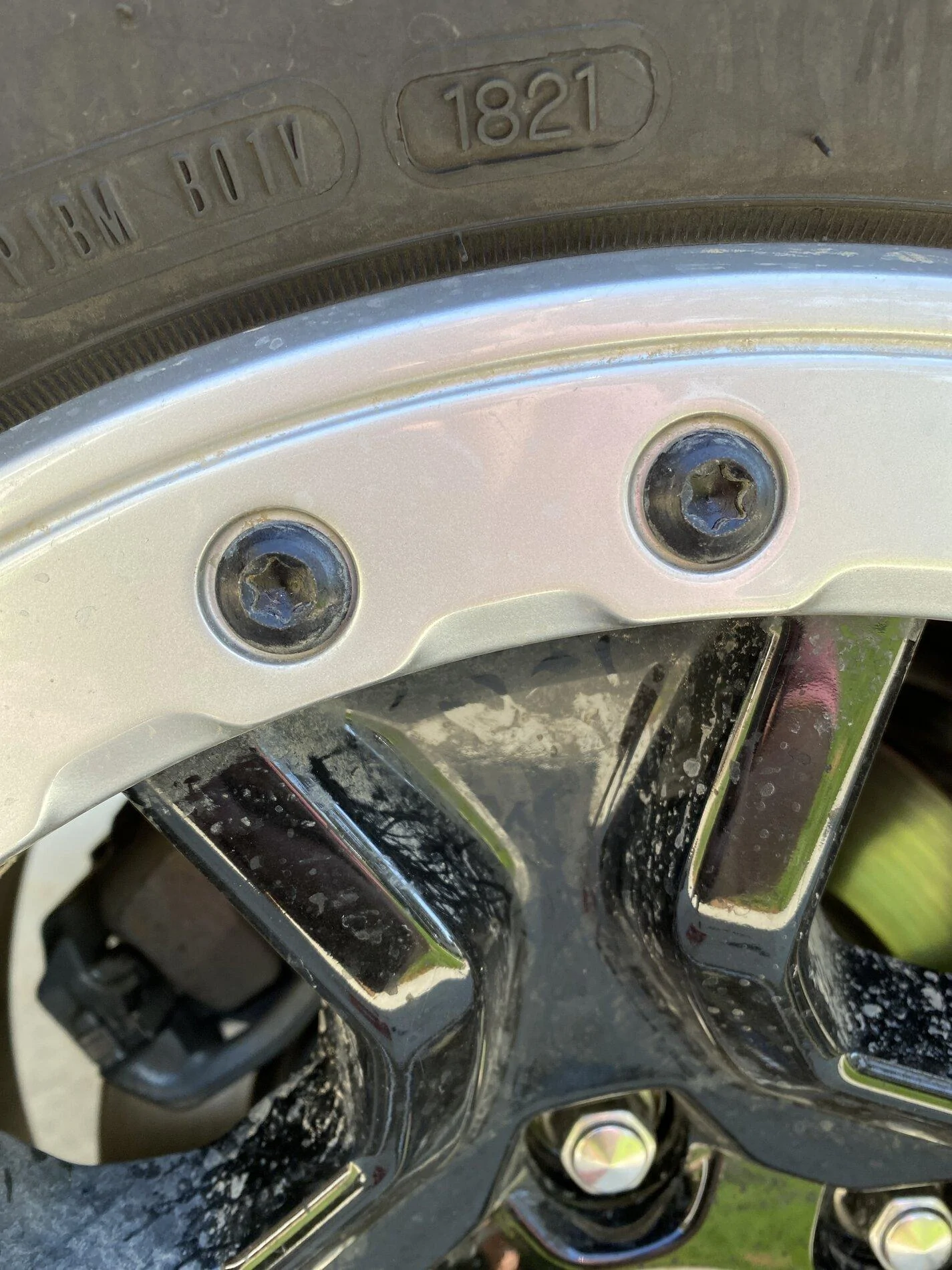 Ford Bronco Identify SAS beauty ring bolt pattern/size? imag