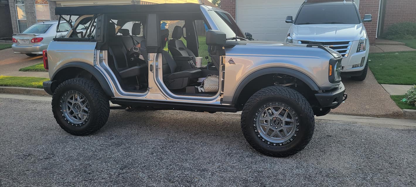 Ford Bronco ICONIC SILVER Bronco Club Rough Country 3 inch lift on 2021 Bronco Black Diamond