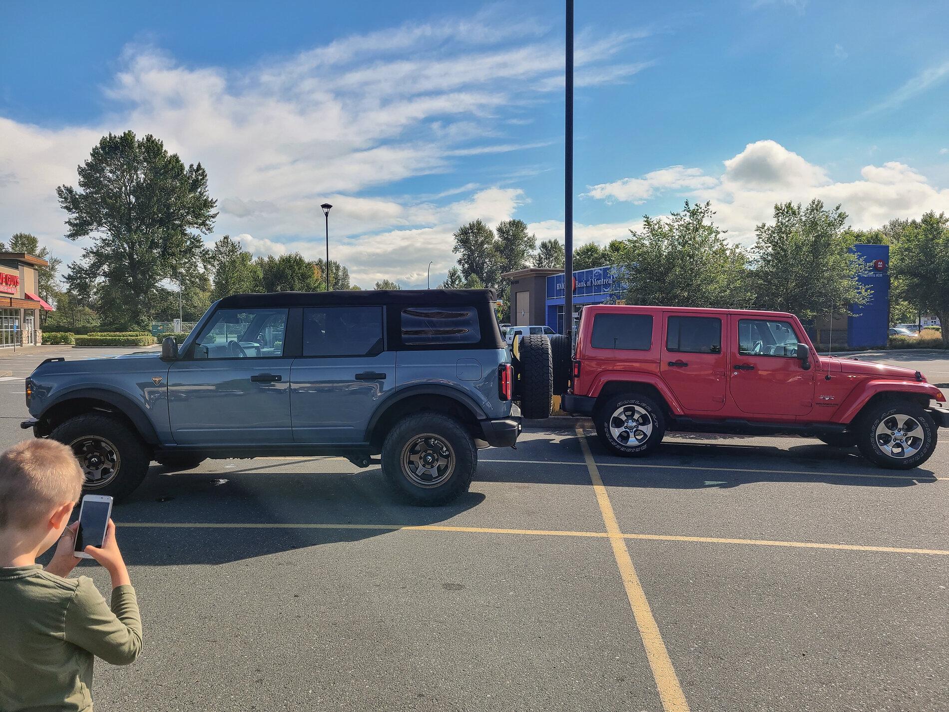 Ford Bronco AREA 51 Bronco Club psx_20210906_172023-