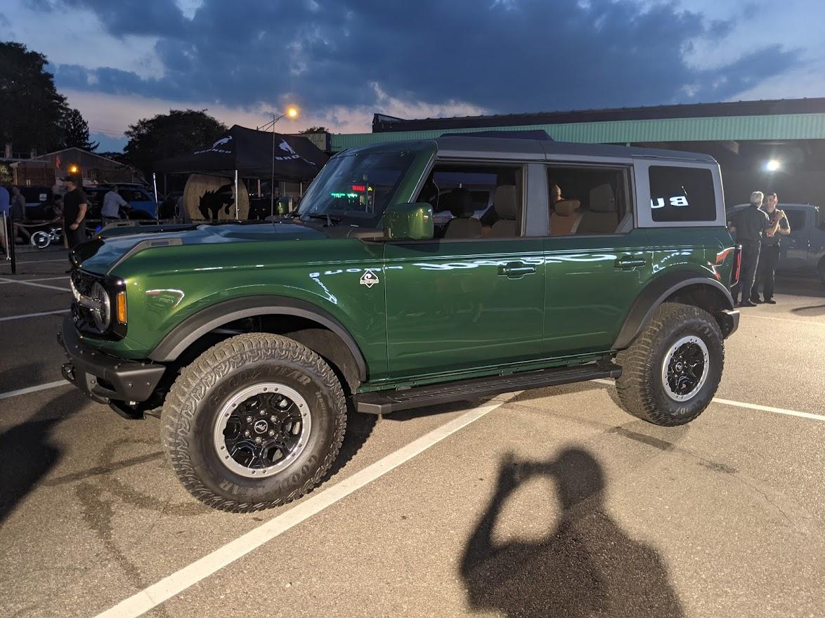 Ford Bronco ERUPTION GREEN Bronco Club Eruption Green 2