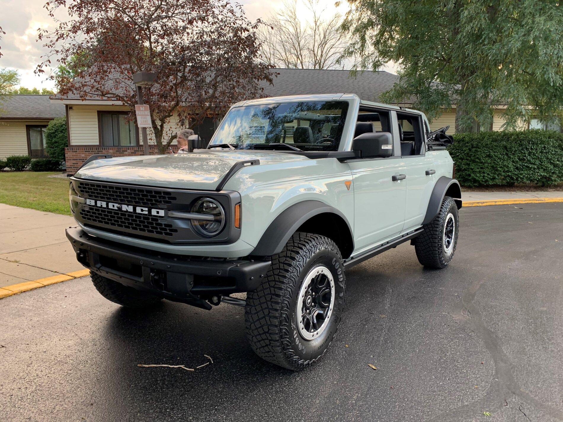 Bronco1.jpg