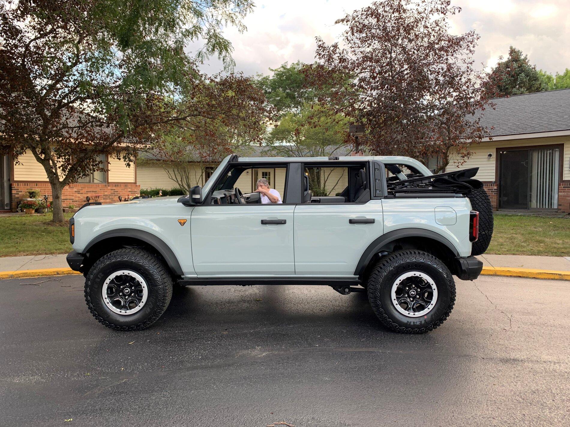 Bronco3.jpg