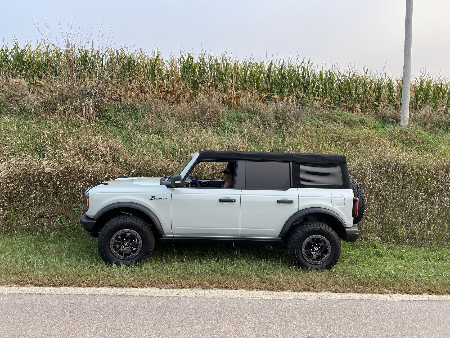 Ford Bronco CACTUS GRAY Bronco Club 604A4ECF-7F3C-45DE-A44F-16BBAB625E5E