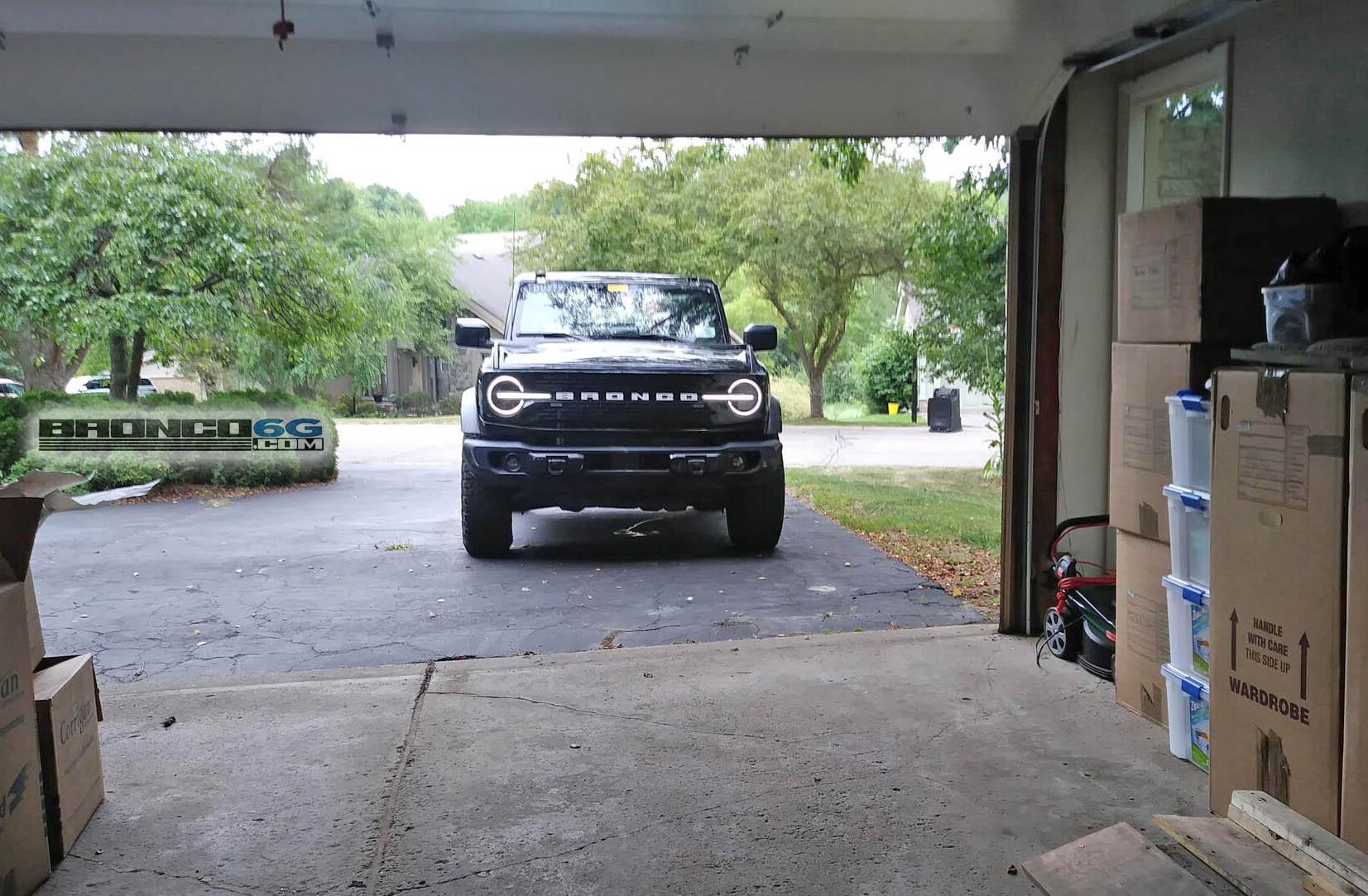 Ford Bronco Spotted: Badlands No-Sasquatch Bronco On 33″ Tires [Updated With Interior] 3