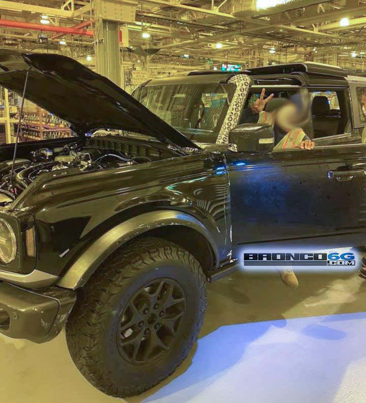 Ford Bronco Spotted: Badlands No-Sasquatch Bronco On 33″ Tires [Updated With Interior] 2021 Bronco Badlands No Sasquatch at Livonia Automactic Transmission Ford