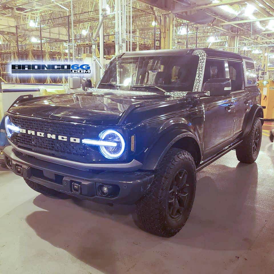 Ford Bronco Spotted: Badlands No-Sasquatch Bronco On 33″ Tires [Updated With Interior] 2021 Bronco Badlands No Sasquatch at Livonia Automactic Transmission Ford 12