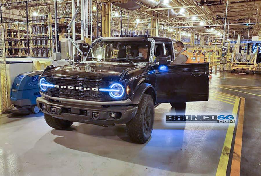 Ford Bronco Spotted: Badlands No-Sasquatch Bronco On 33″ Tires [Updated With Interior] 2021 Bronco Badlands No Sasquatch at Livonia Automactic Transmission Ford 11