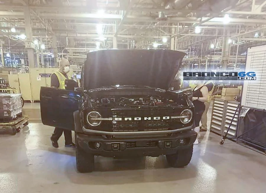 Ford Bronco Spotted: Badlands No-Sasquatch Bronco On 33″ Tires [Updated With Interior] 2021 Bronco Badlands No Sasquatch at Livonia Automactic Transmission Ford 10