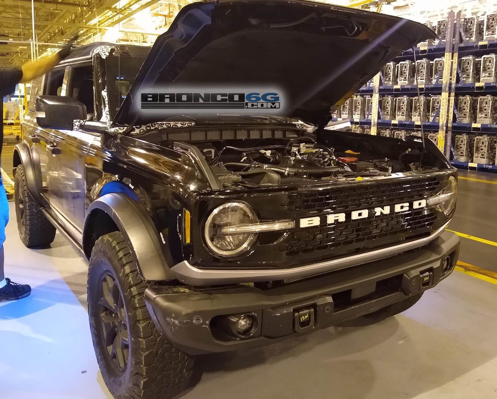 Ford Bronco Spotted: Badlands No-Sasquatch Bronco On 33″ Tires [Updated With Interior] 2021-bronco-badlands-no-sasquatch-23-