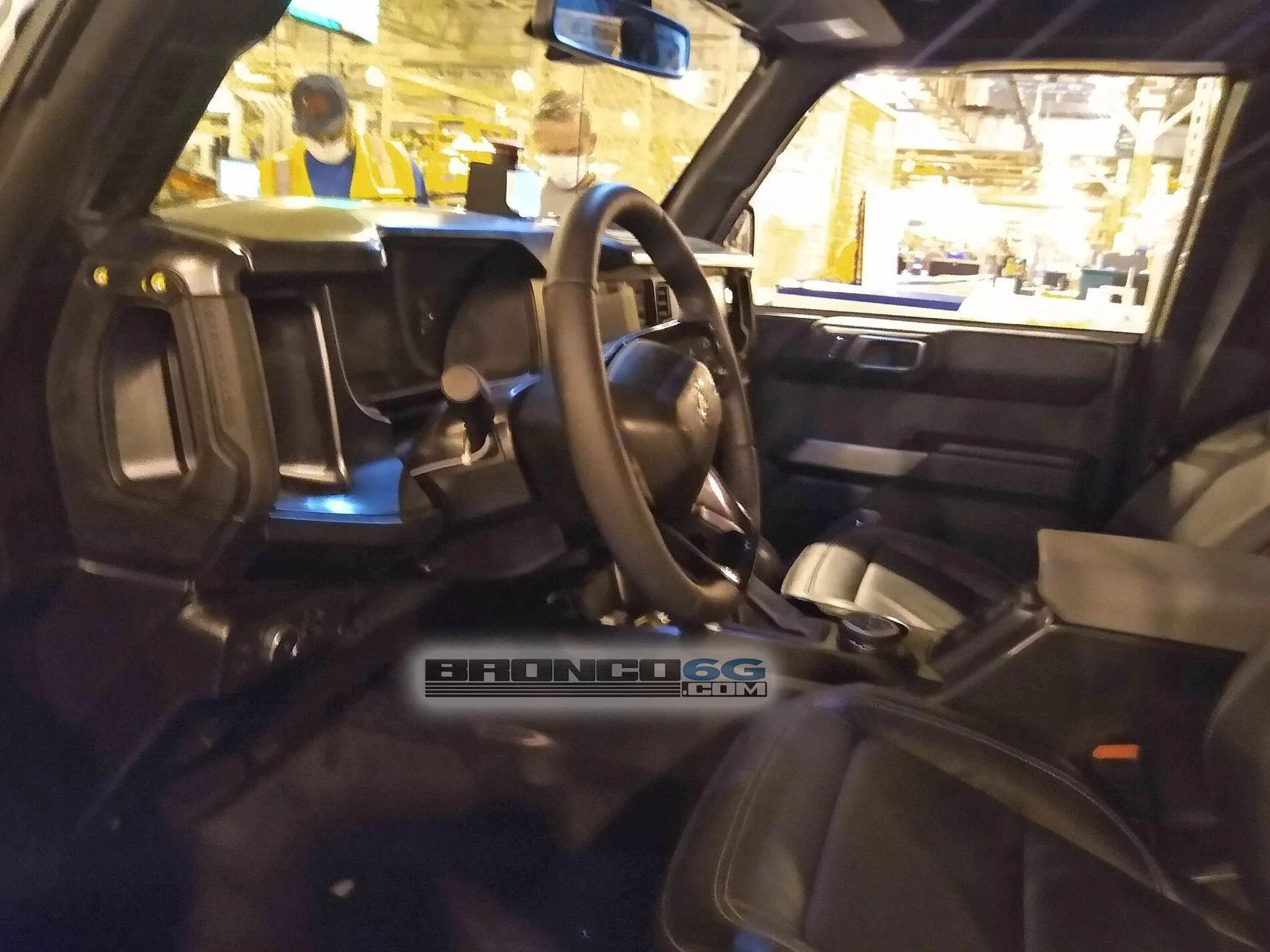 Ford Bronco Spotted: Badlands No-Sasquatch Bronco On 33″ Tires [Updated With Interior] 2021-bronco-badlands-no-sasquatch-22-jpg