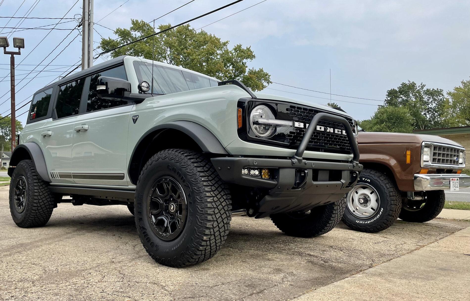 Ford Bronco First Edition next to Bronco2 size comparison 10E7D0F2-DEBD-42C9-9657-84D3815E95FA