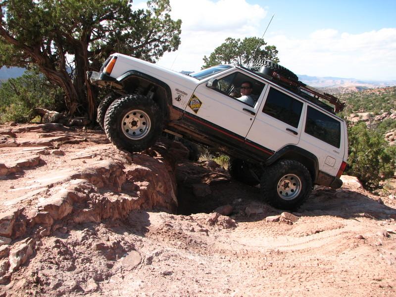 Ford Bronco Bronco vs XJ IMG_1225