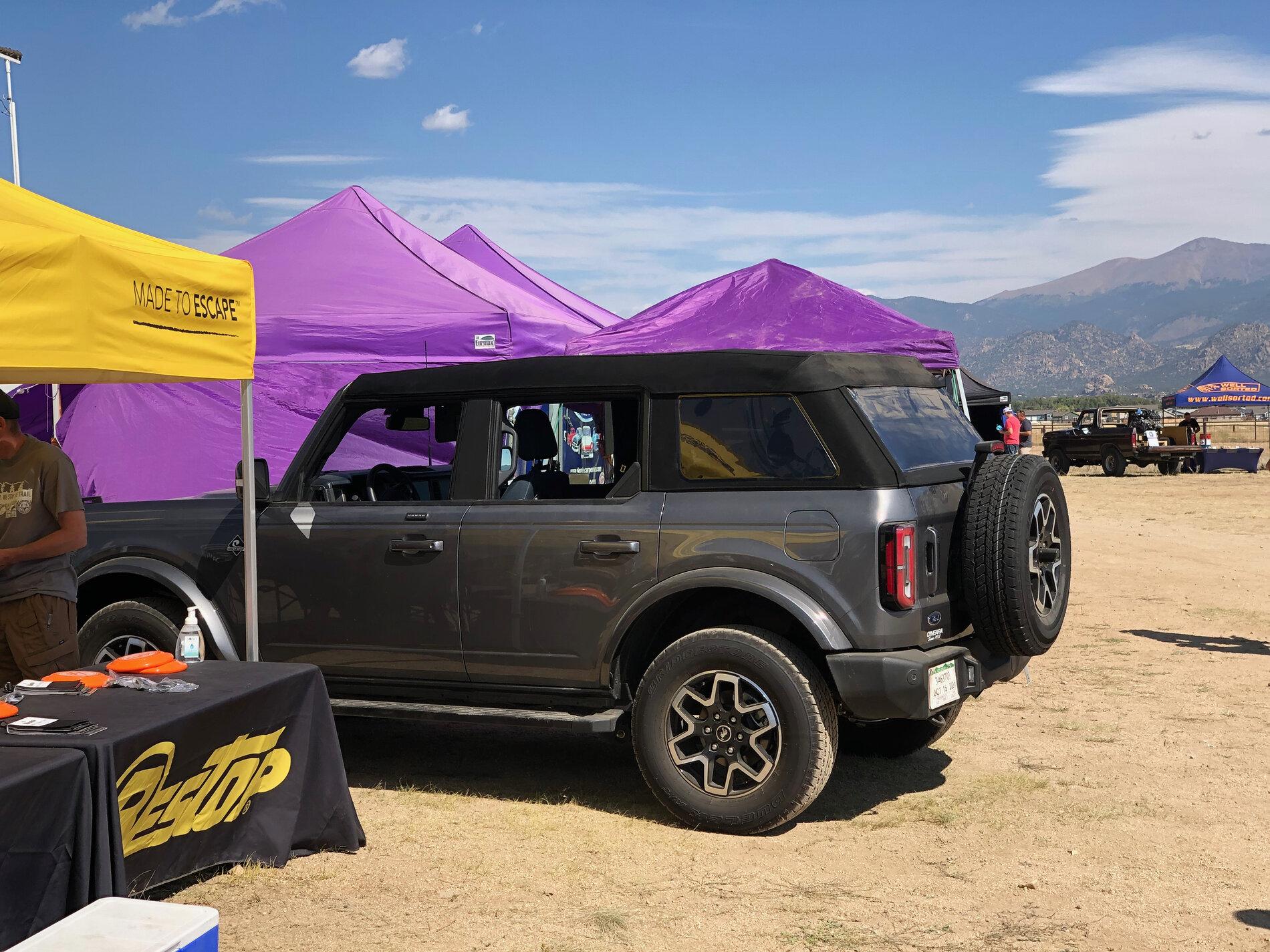 Ford Bronco CARBONIZED GRAY Bronco Club IMG_4676