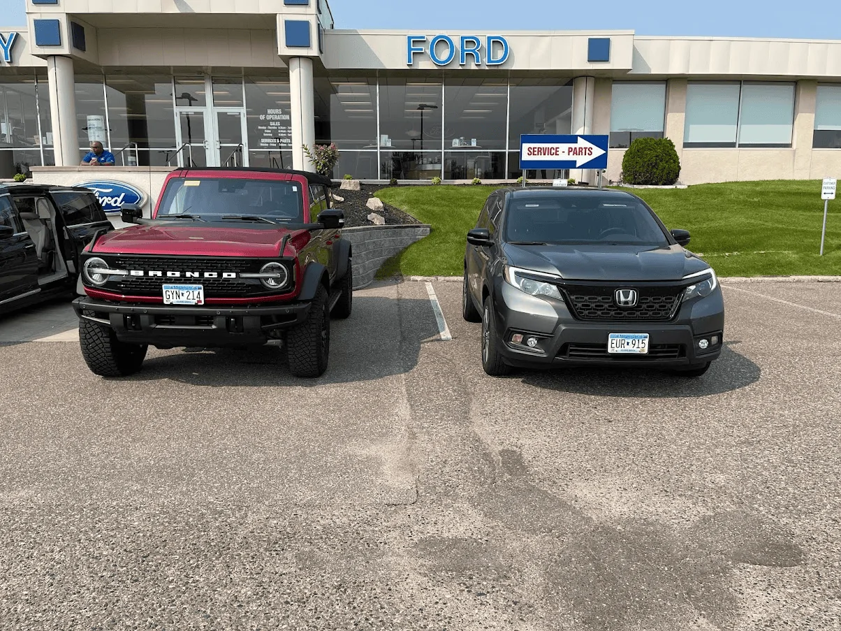 Ford Bronco Bronco Wildtrak VS F150 Raptor Comparison with Photos 1631550198159