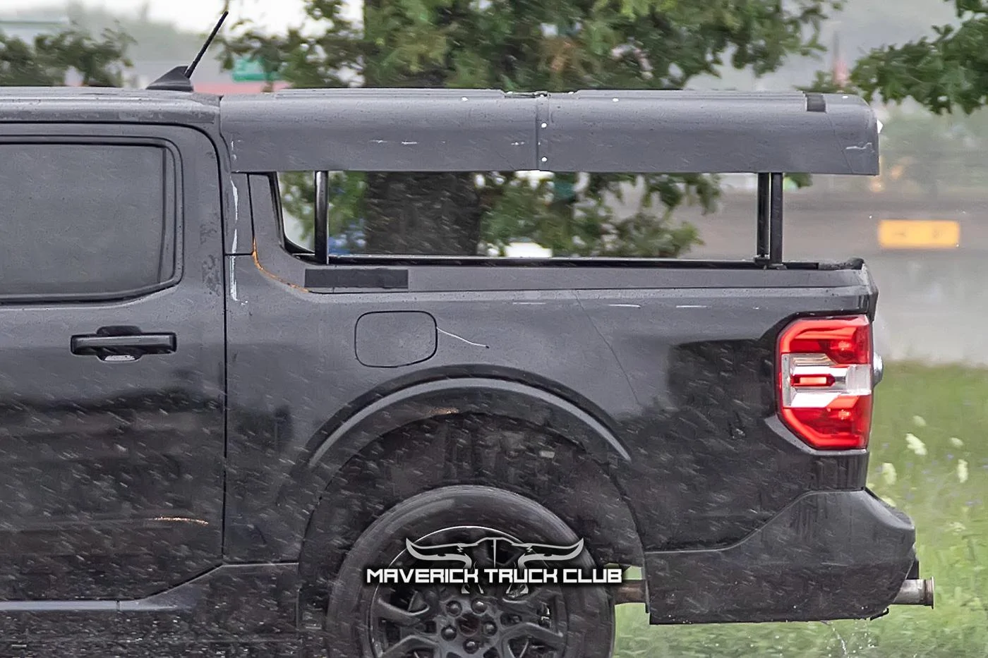 Ford Bronco Video: Bronco Raptor spotted with FORD grille, amber DRL, wide third brake light 32C01466-DBF6-4074-A80E-D3515C94D356