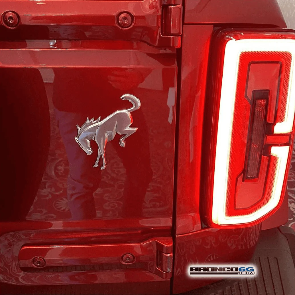 Ford Bronco Video: Bronco Raptor spotted with FORD grille, amber DRL, wide third brake light 1631598764654