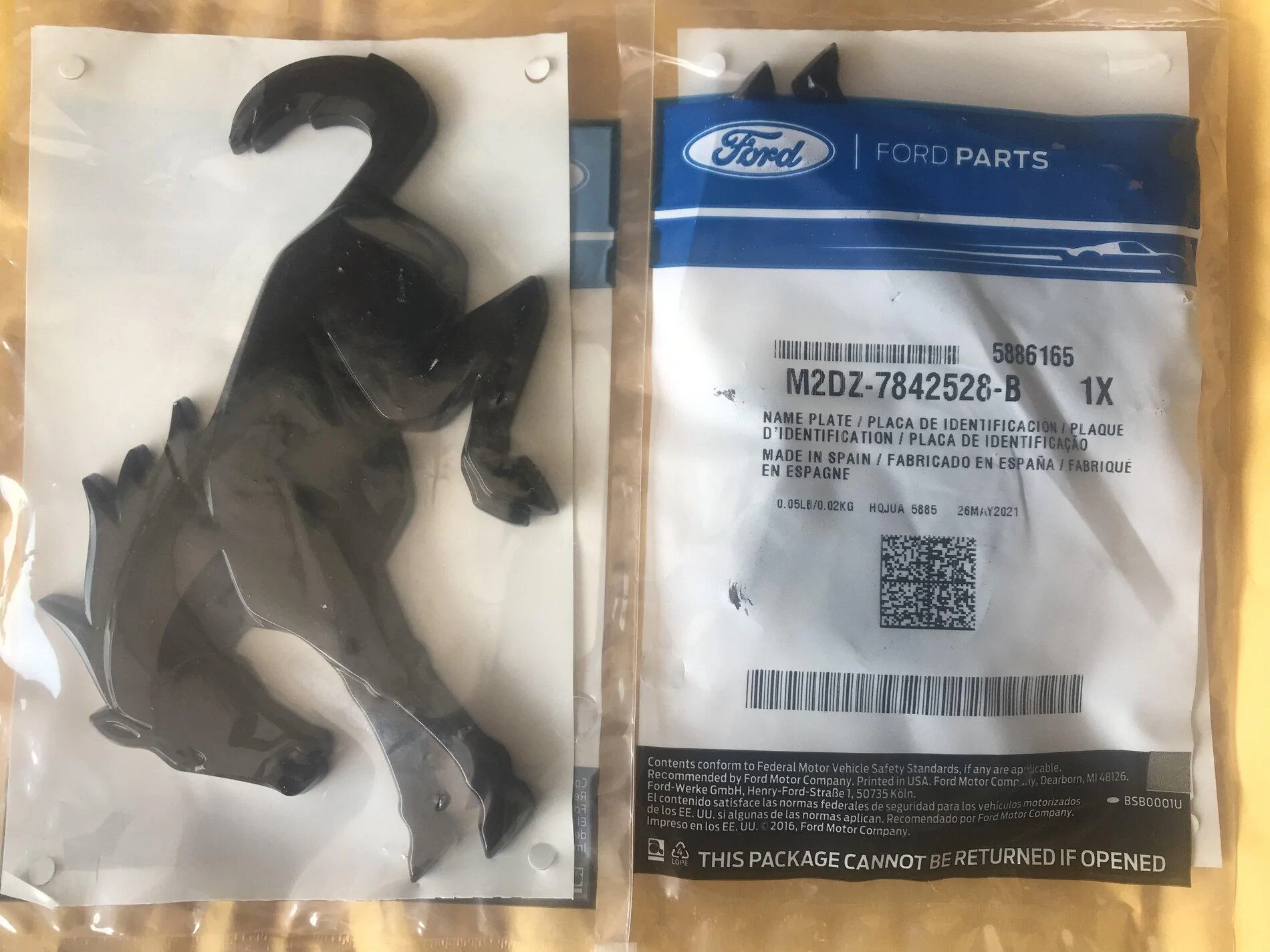 Ford Bronco Factory blacked out Bronco emblems and logos? 55C9F1B0-7367-4D56-BEFC-7FBCA5EA7298